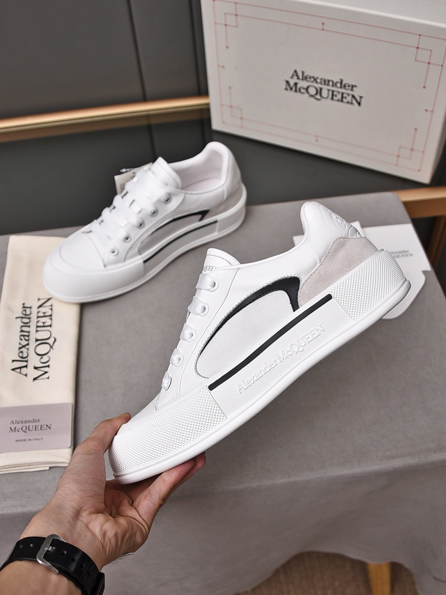 Alexander Mcqueen -041shores