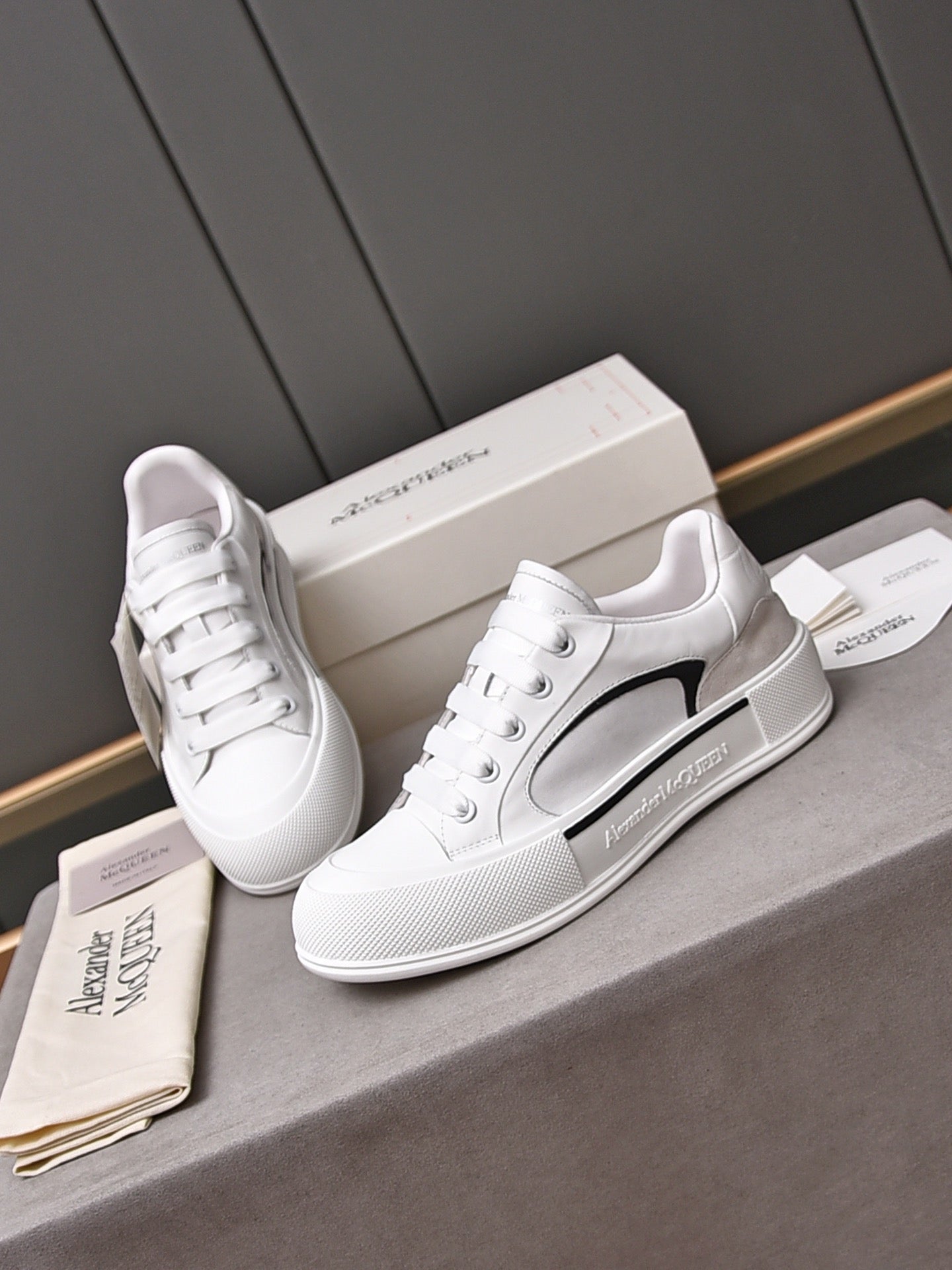 Alexander Mcqueen -041shores