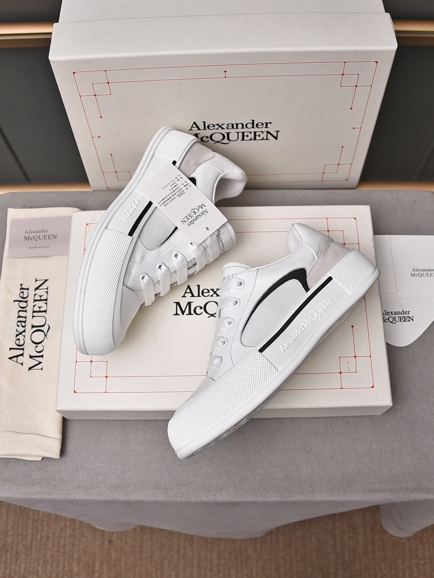 Alexander Mcqueen -041shores
