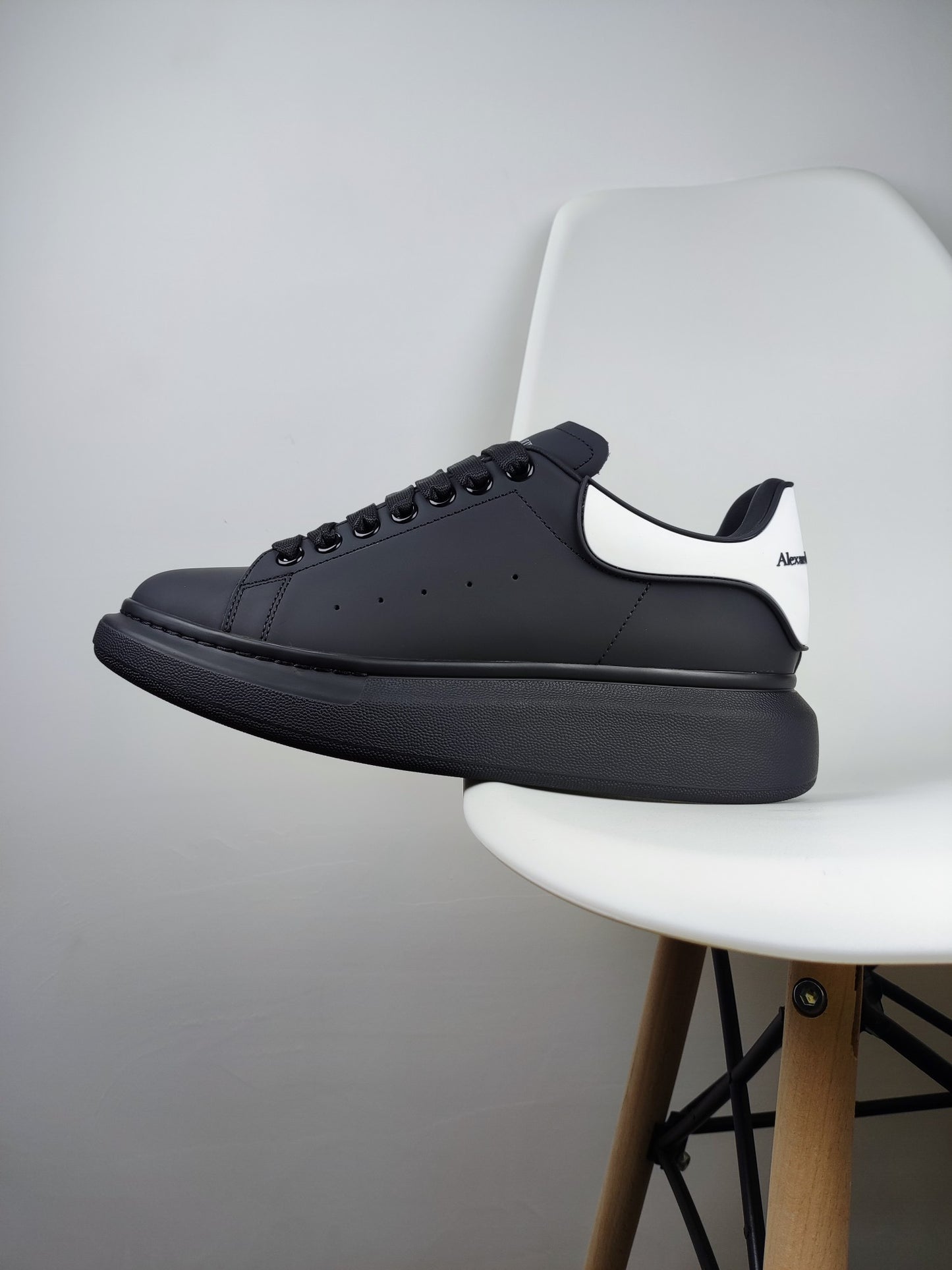 Alexander Mcqueen -042shores
