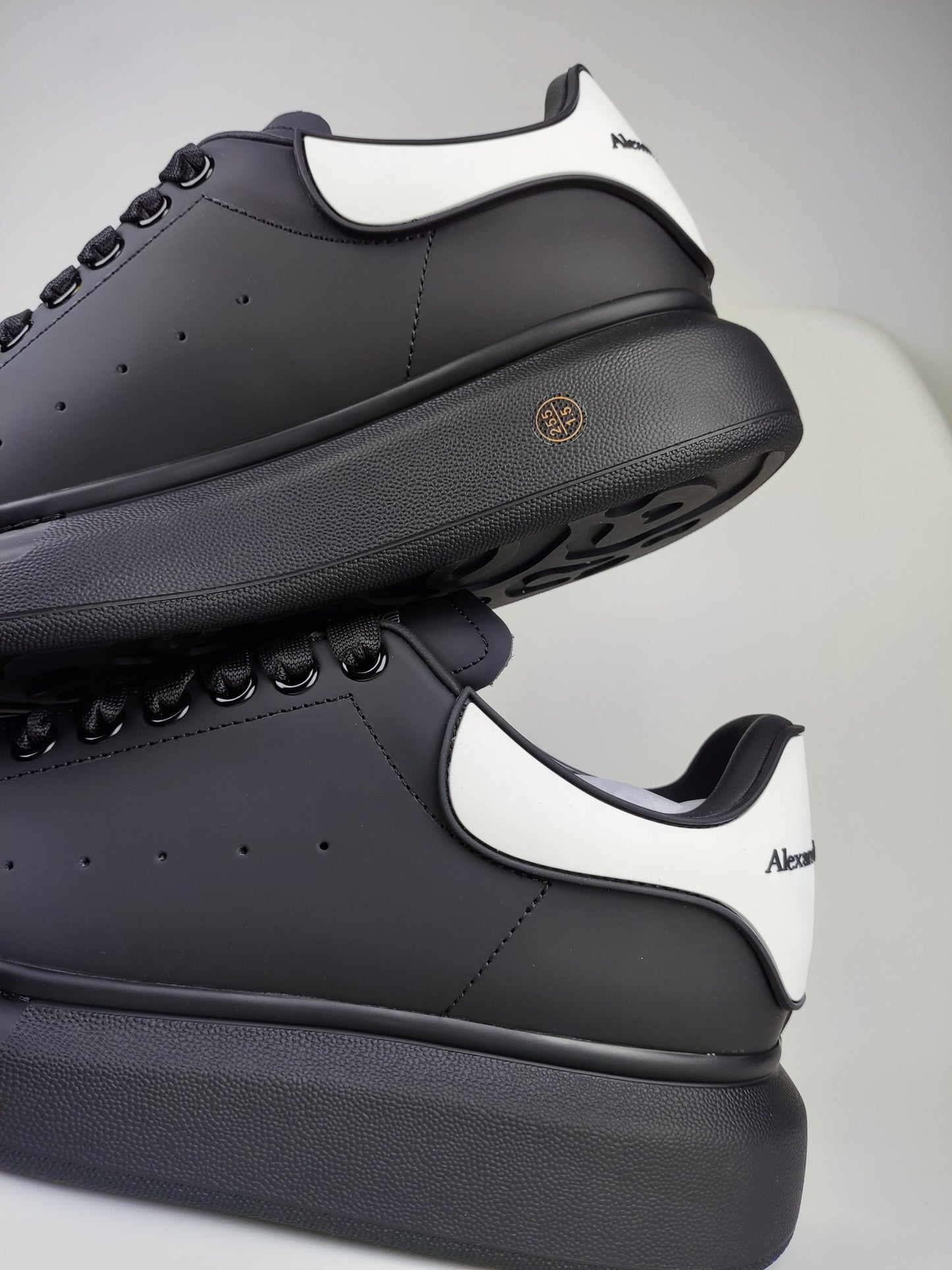 Alexander Mcqueen -042shores