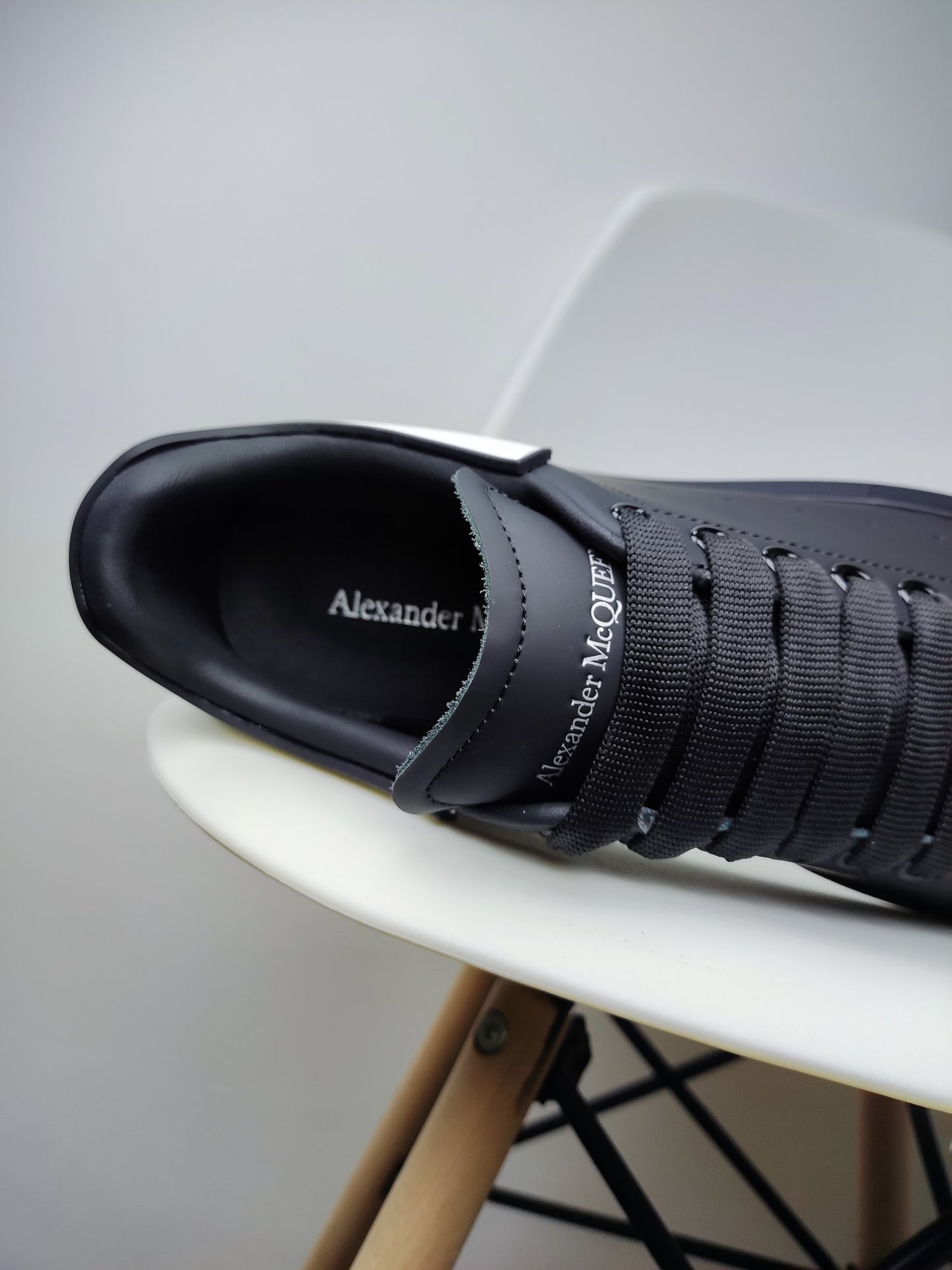 Alexander Mcqueen -042shores