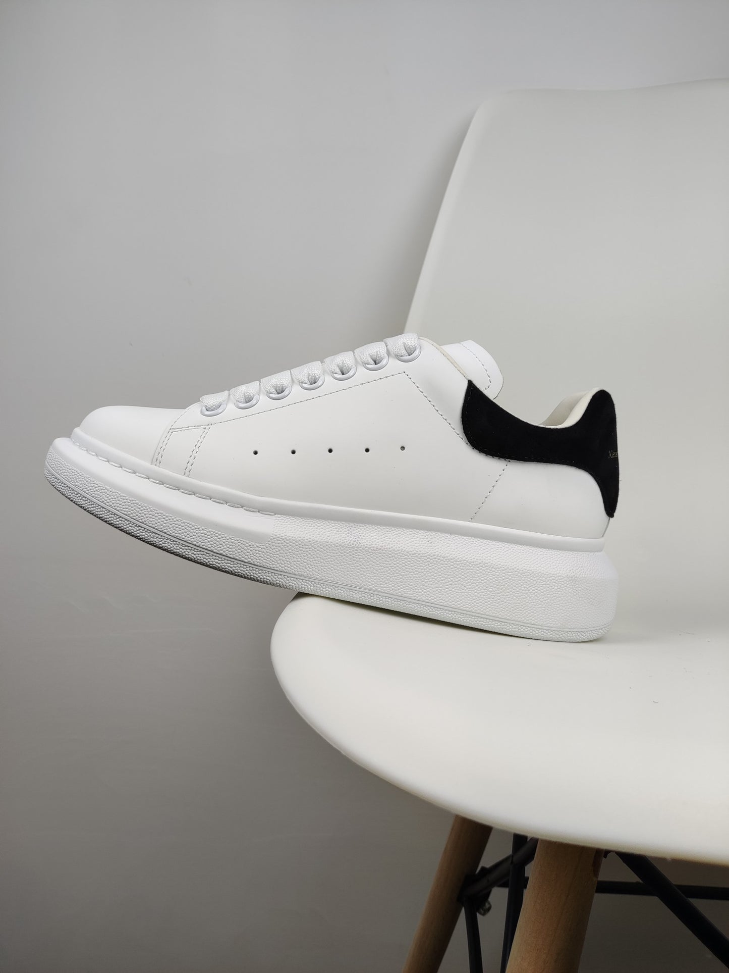 Alexander Mcqueen -043shores