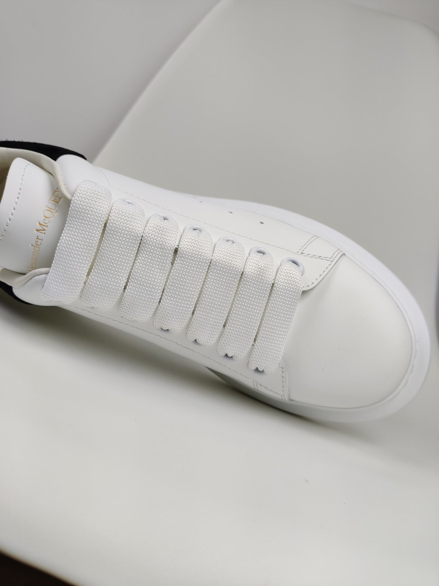 Alexander Mcqueen -043shores