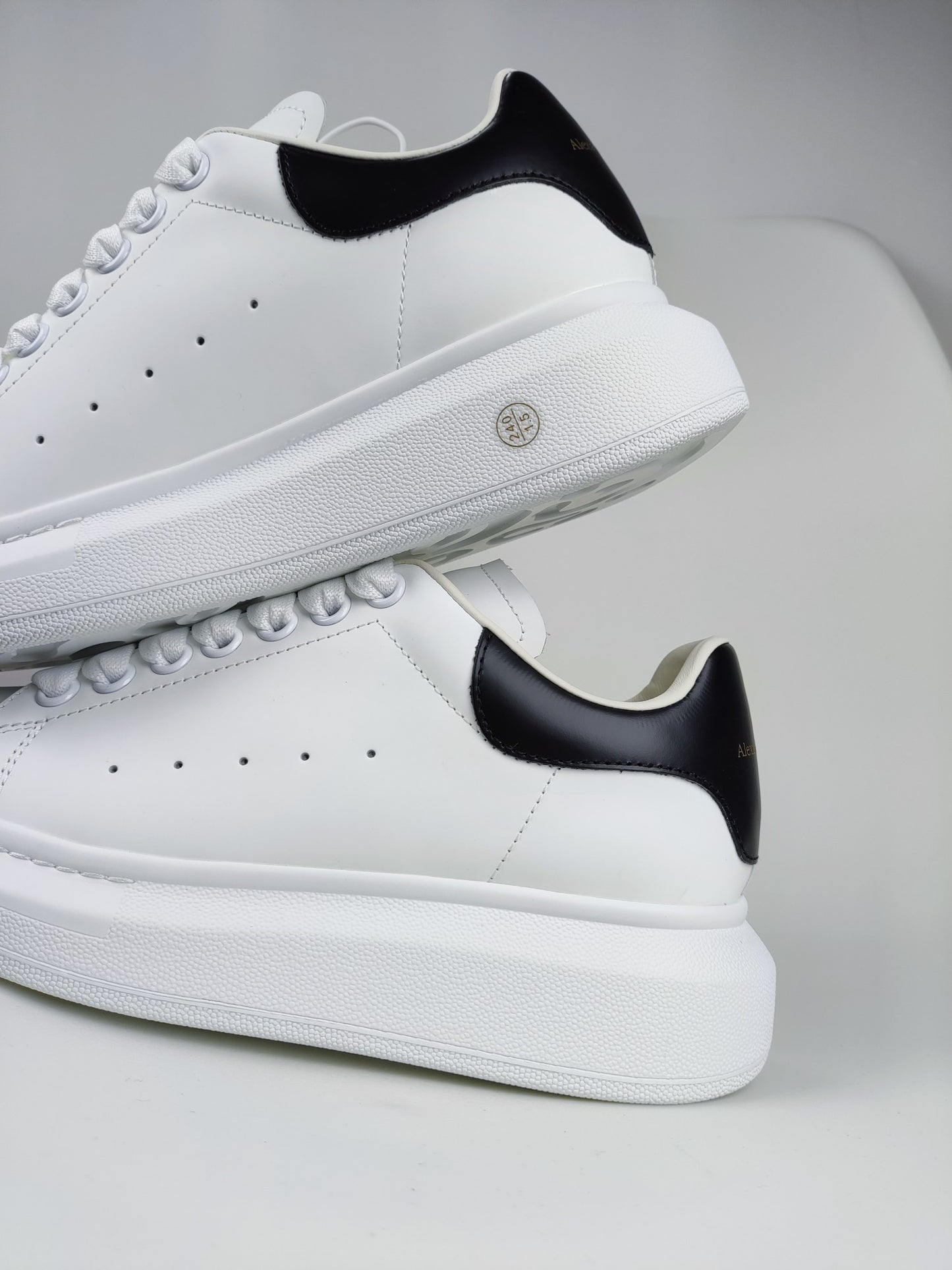 Alexander Mcqueen -045shores