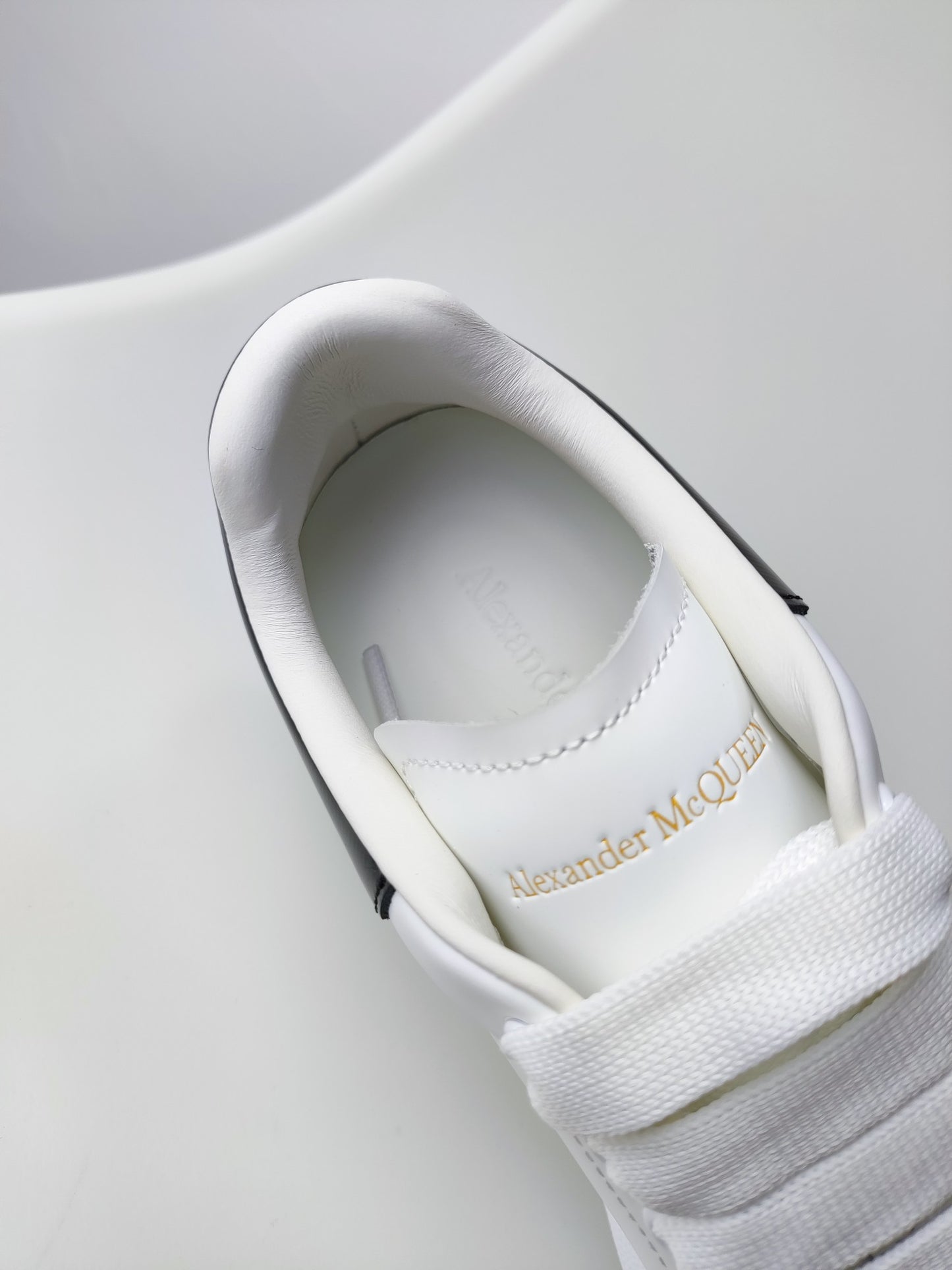 Alexander Mcqueen -045shores