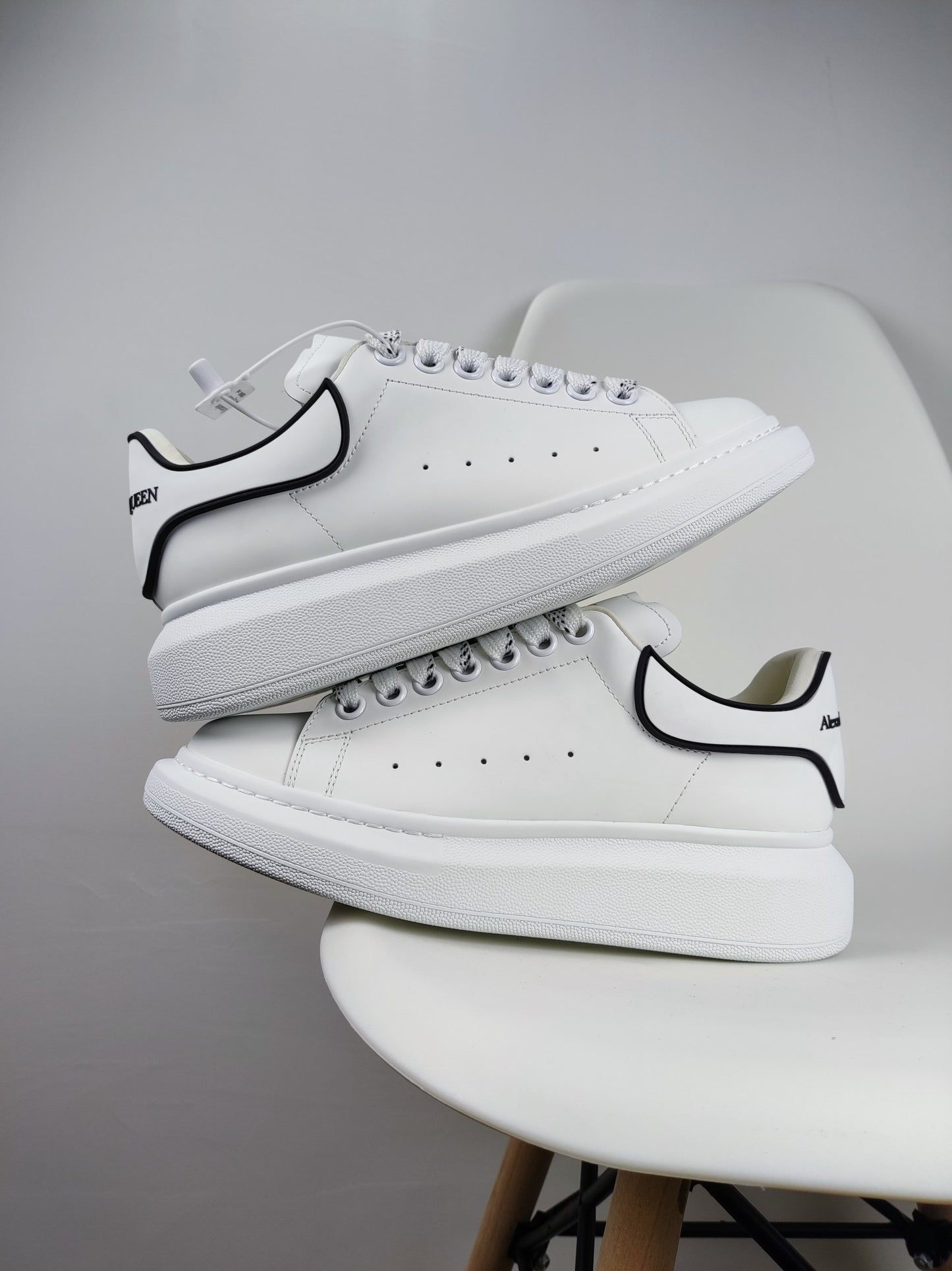 Alexander Mcqueen -046shores