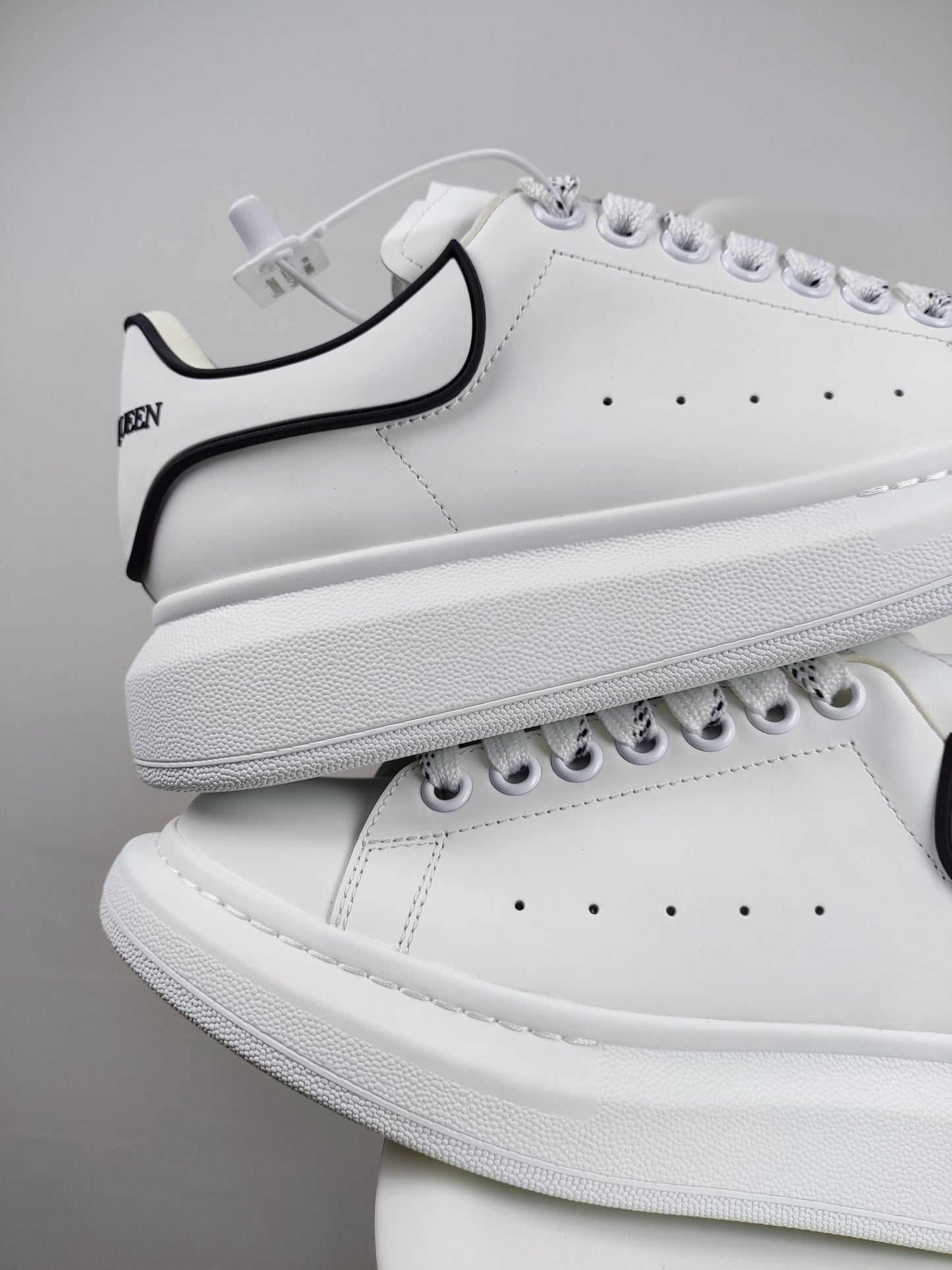 Alexander Mcqueen -046shores