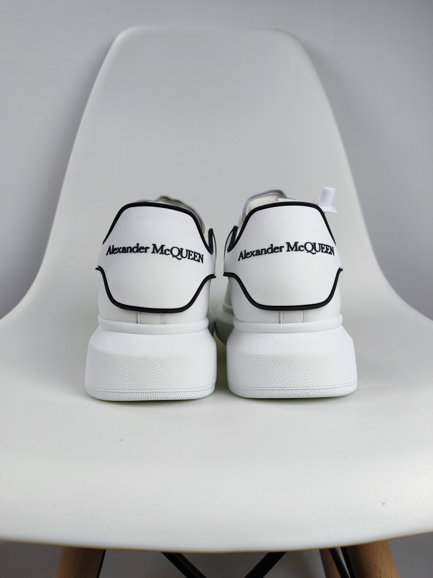 Alexander Mcqueen -046shores