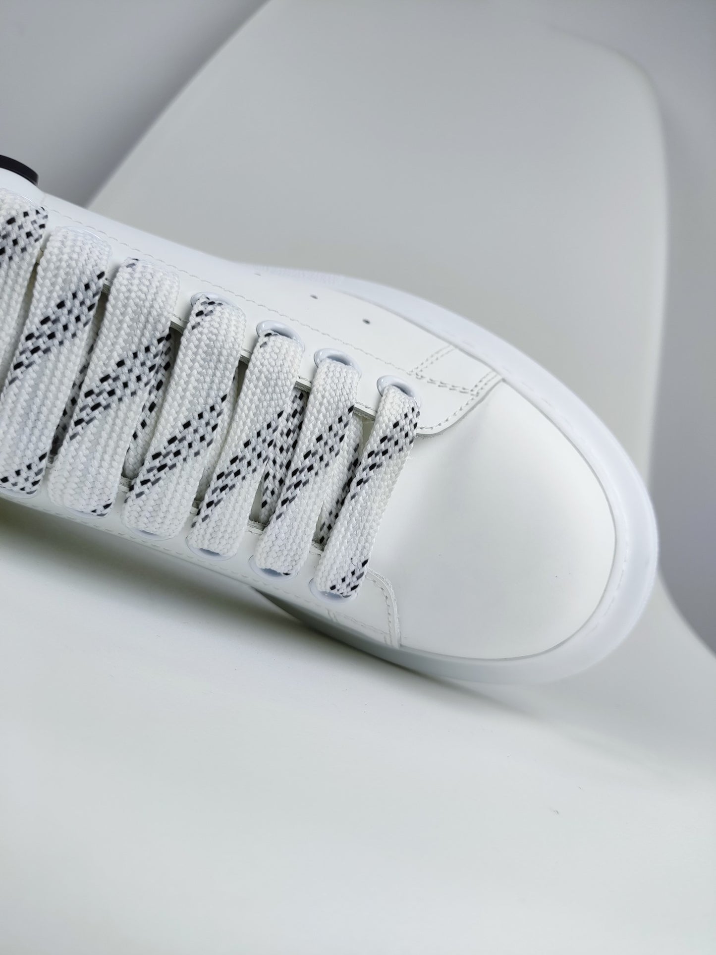 Alexander Mcqueen -046shores