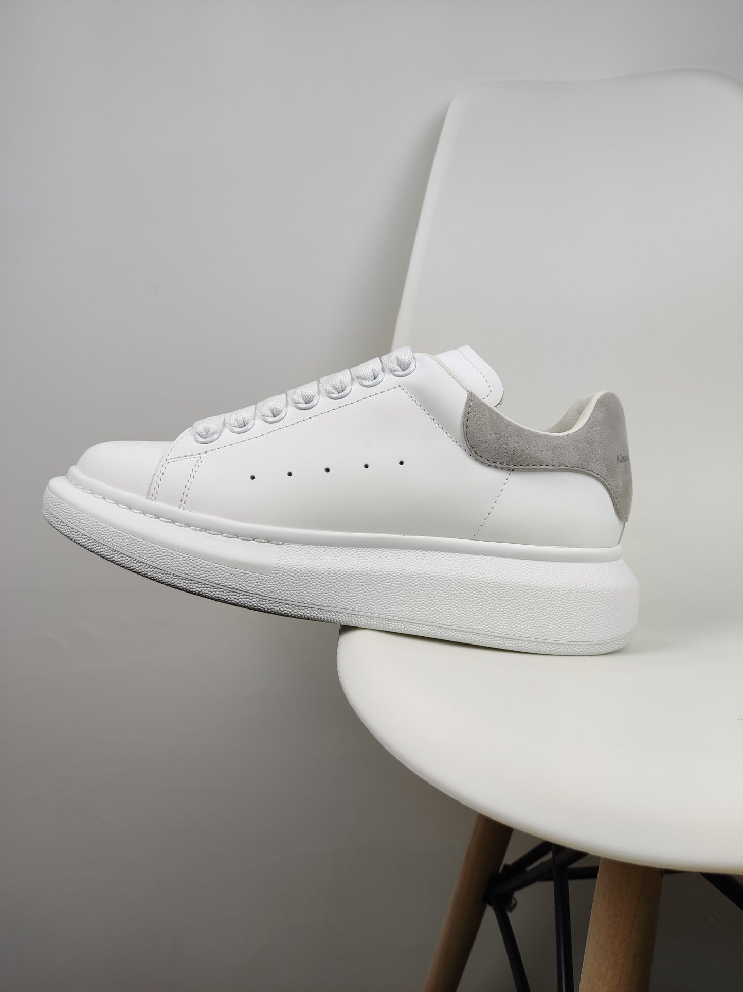 Alexander Mcqueen -047shores