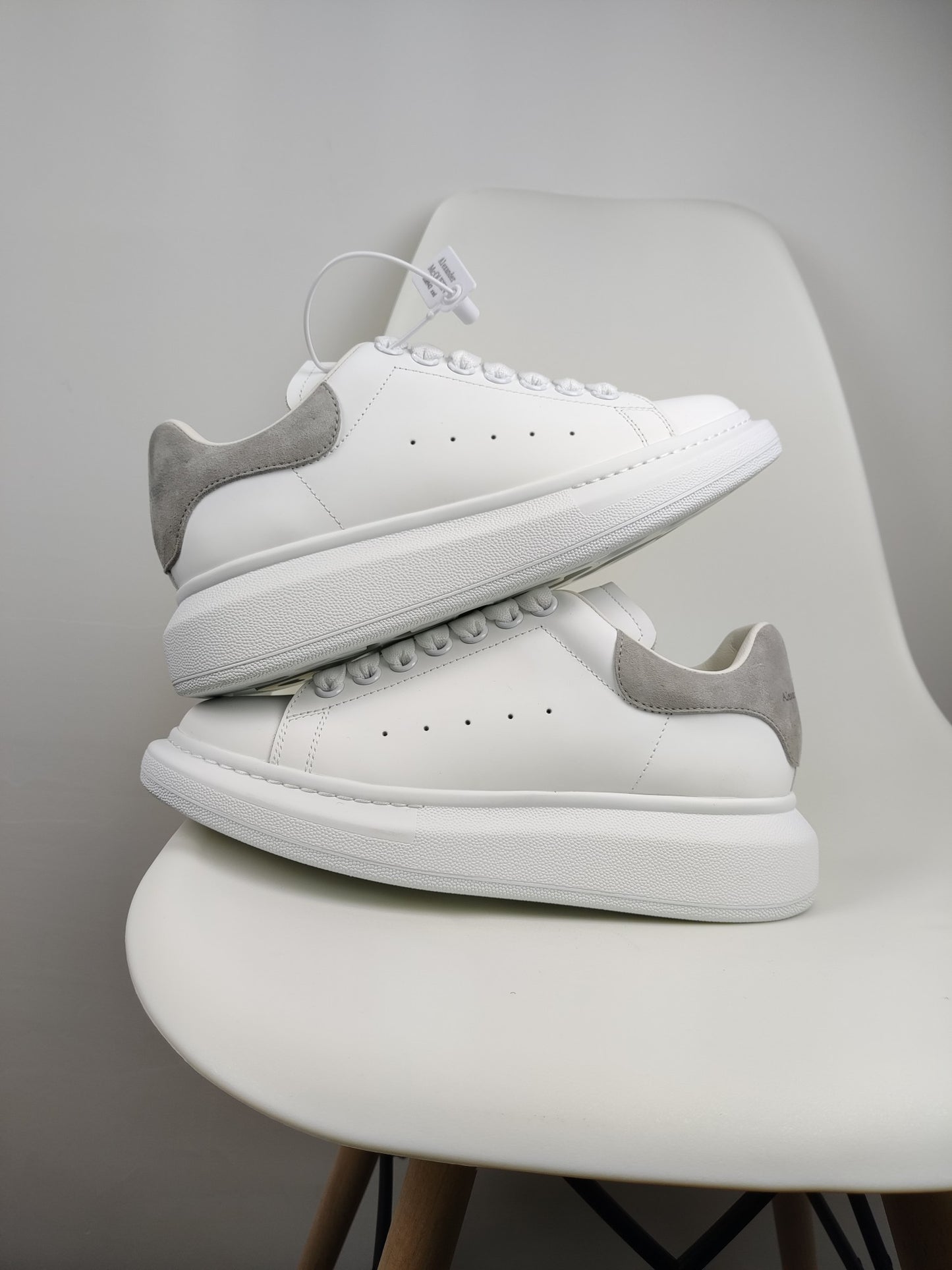 Alexander Mcqueen -047shores