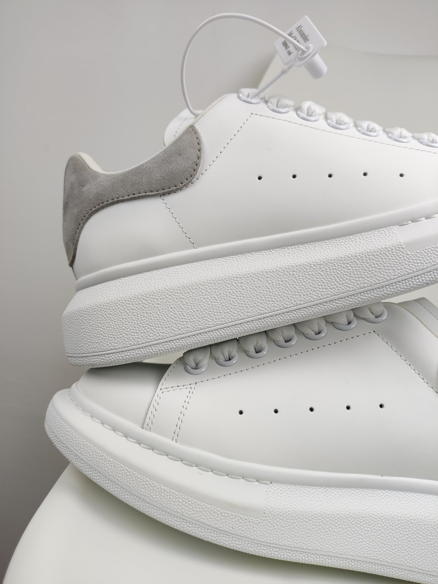 Alexander Mcqueen -047shores