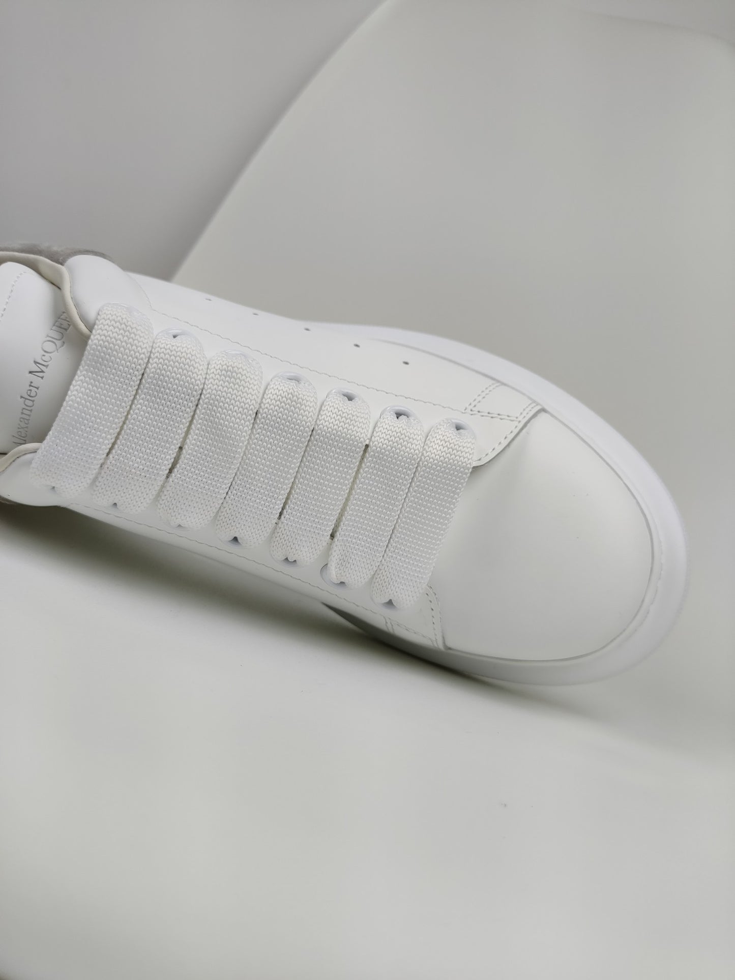 Alexander Mcqueen -047shores