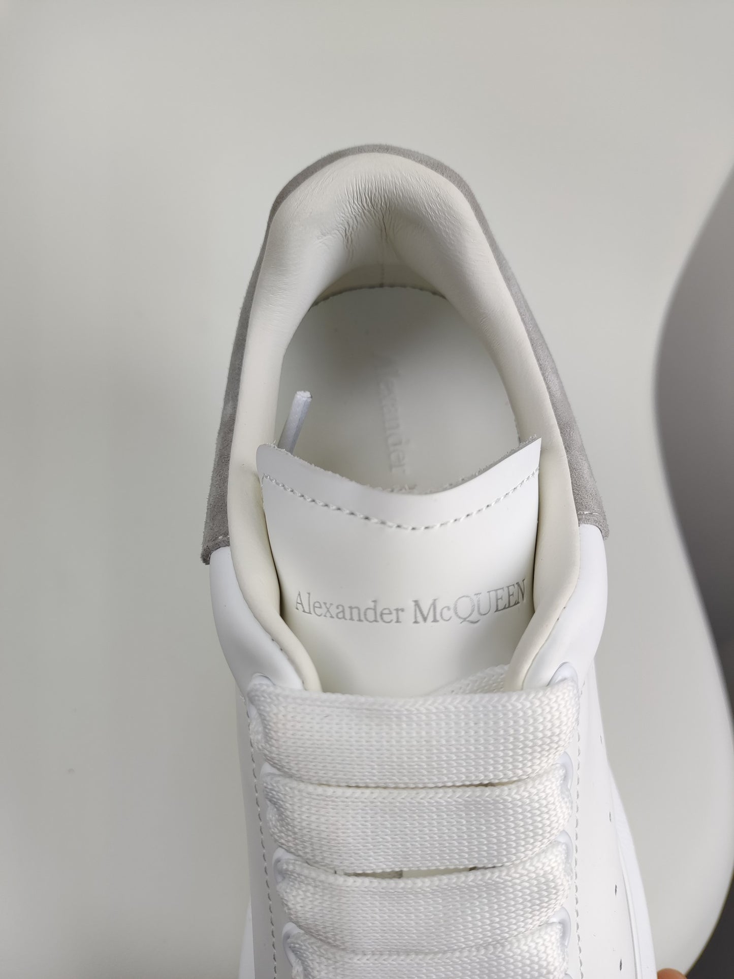 Alexander Mcqueen -047shores