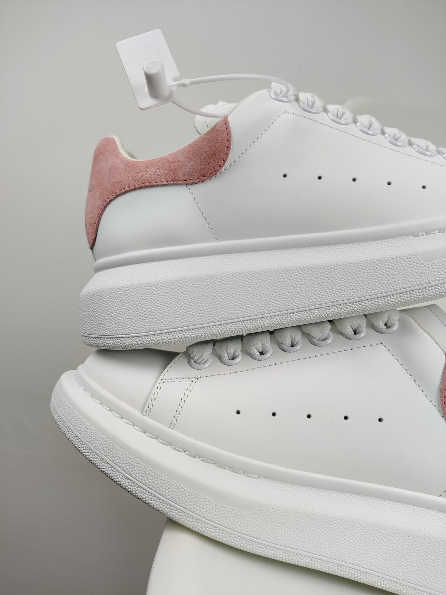 Alexander Mcqueen -049shores