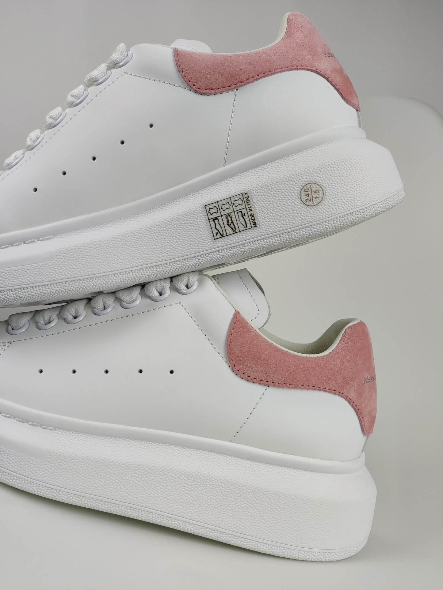 Alexander Mcqueen -049shores
