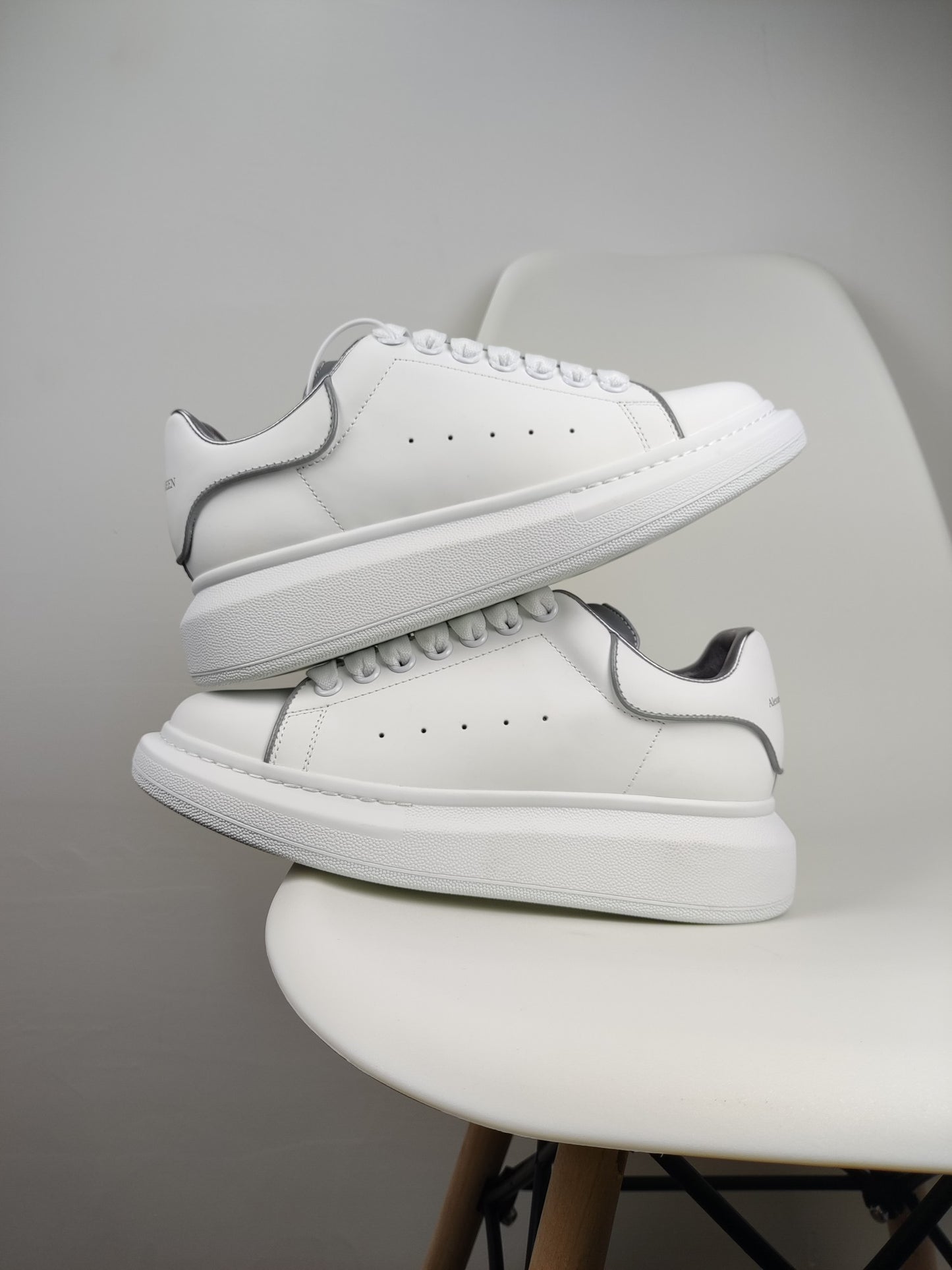 Alexander Mcqueen -050shores