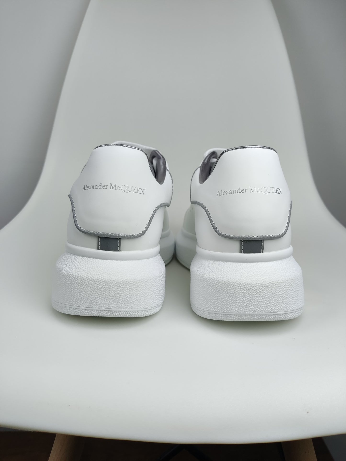 Alexander Mcqueen -050shores
