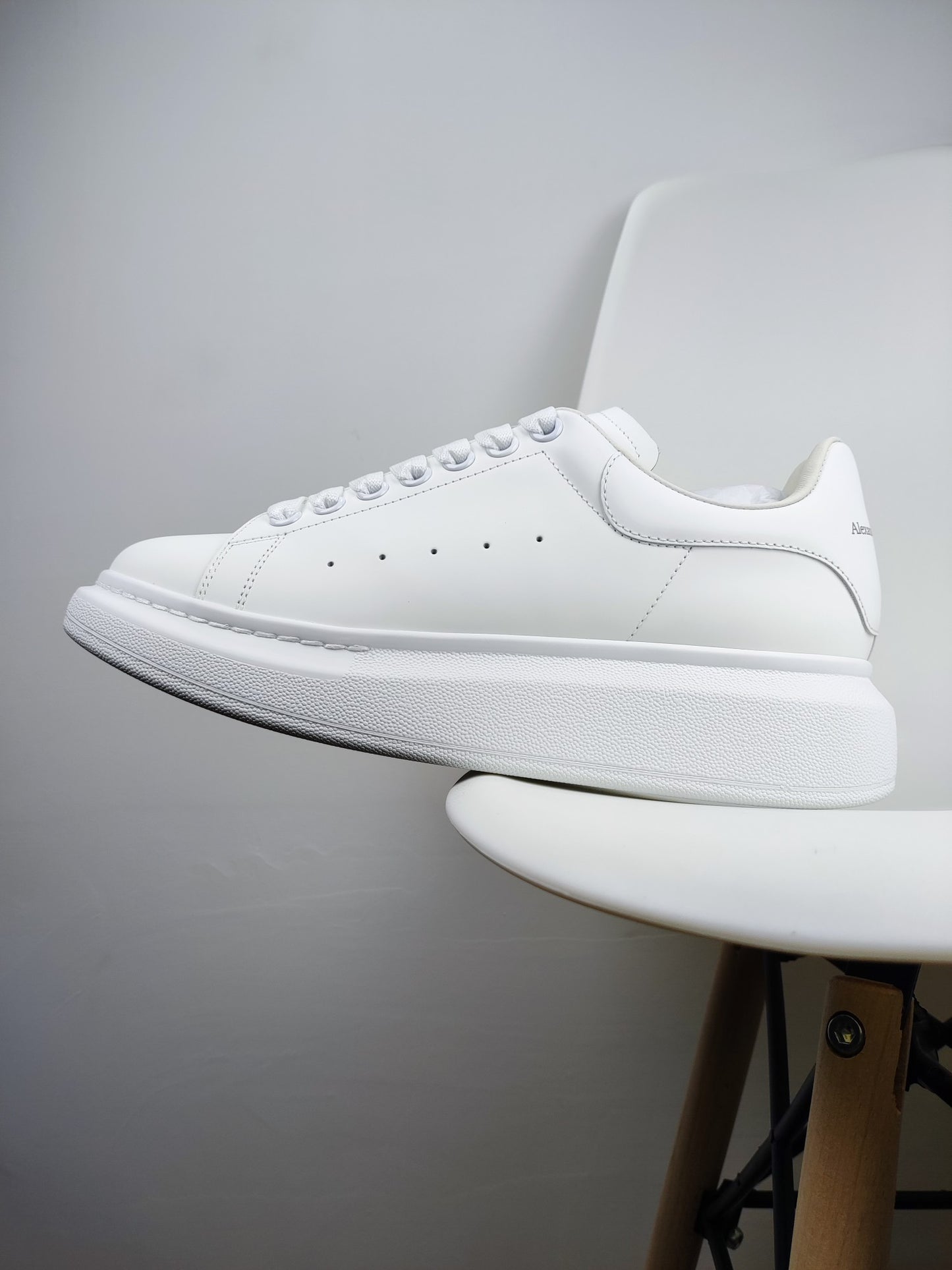 Alexander Mcqueen -051shores