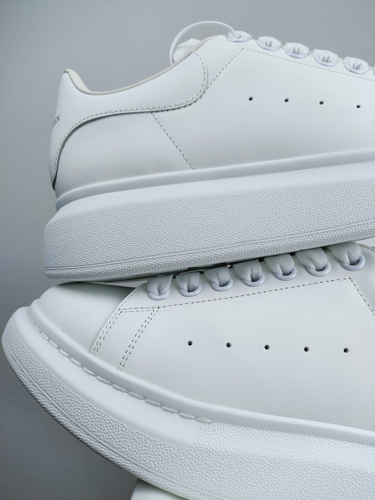 Alexander Mcqueen -051shores
