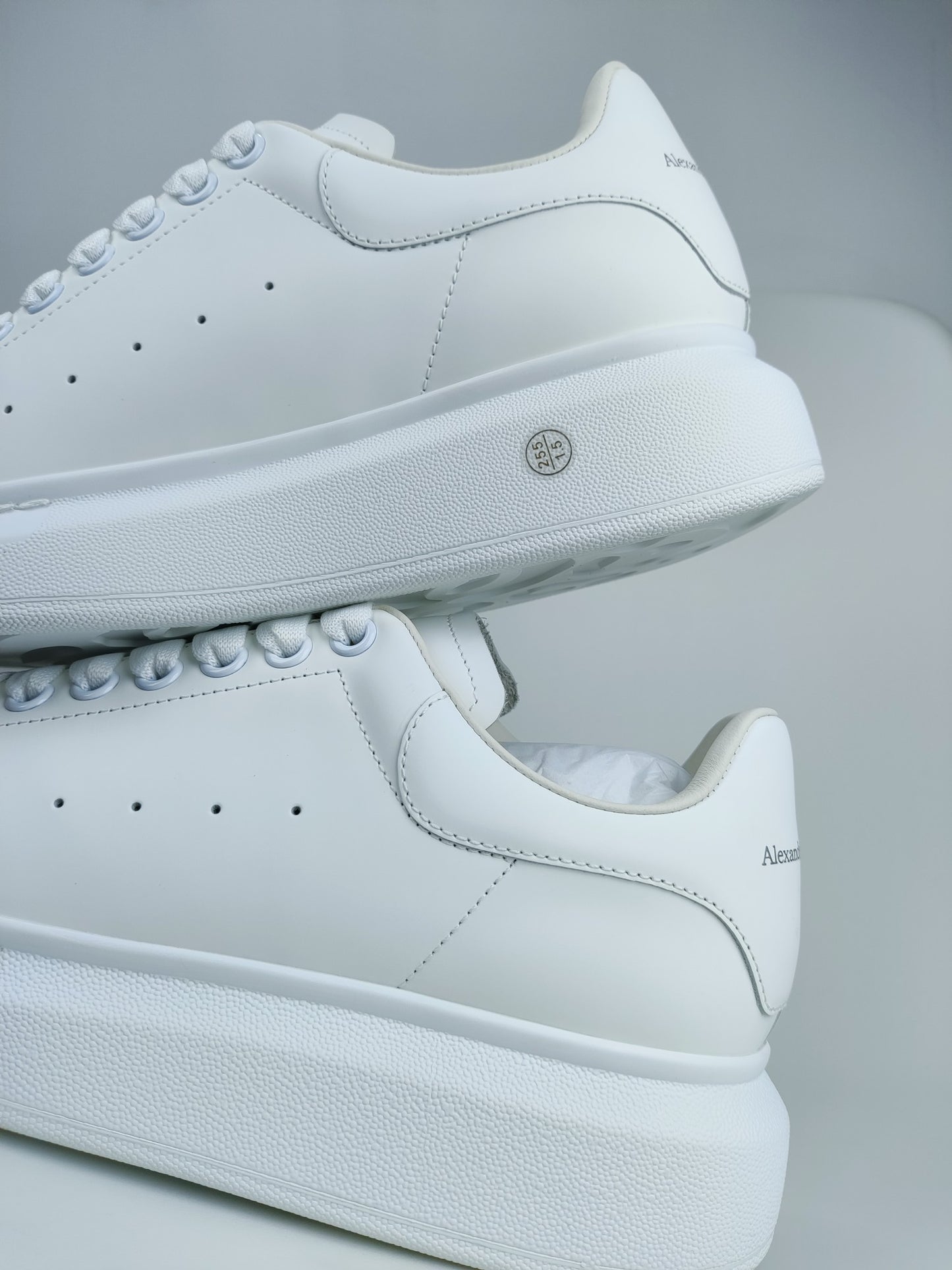 Alexander Mcqueen -051shores