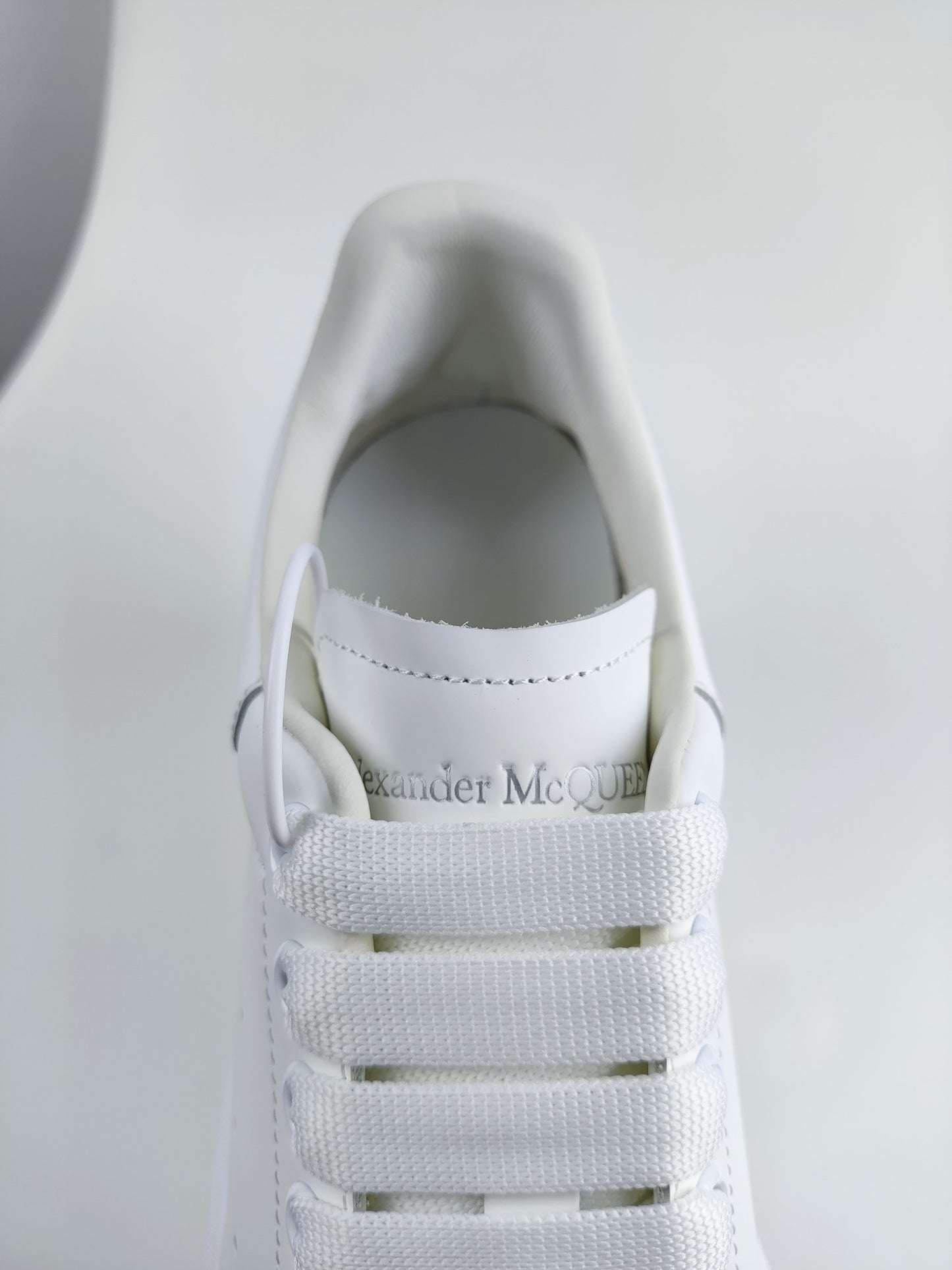 Alexander Mcqueen -051shores