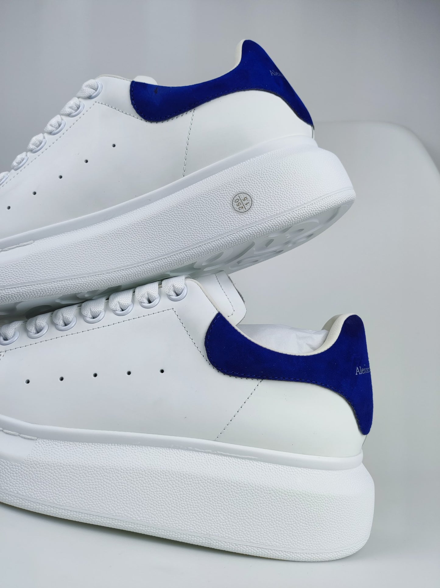 Alexander Mcqueen -053shores