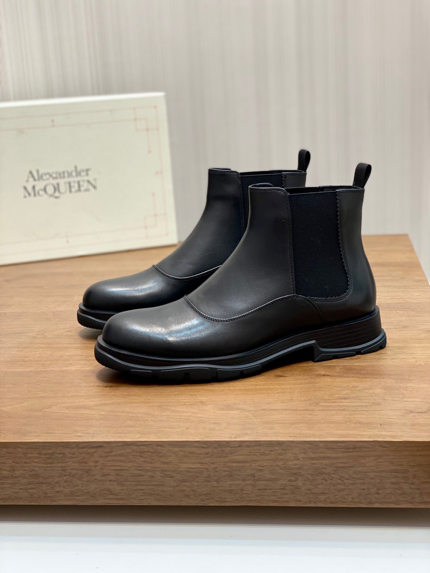 Alexander Mcqueen -054shores