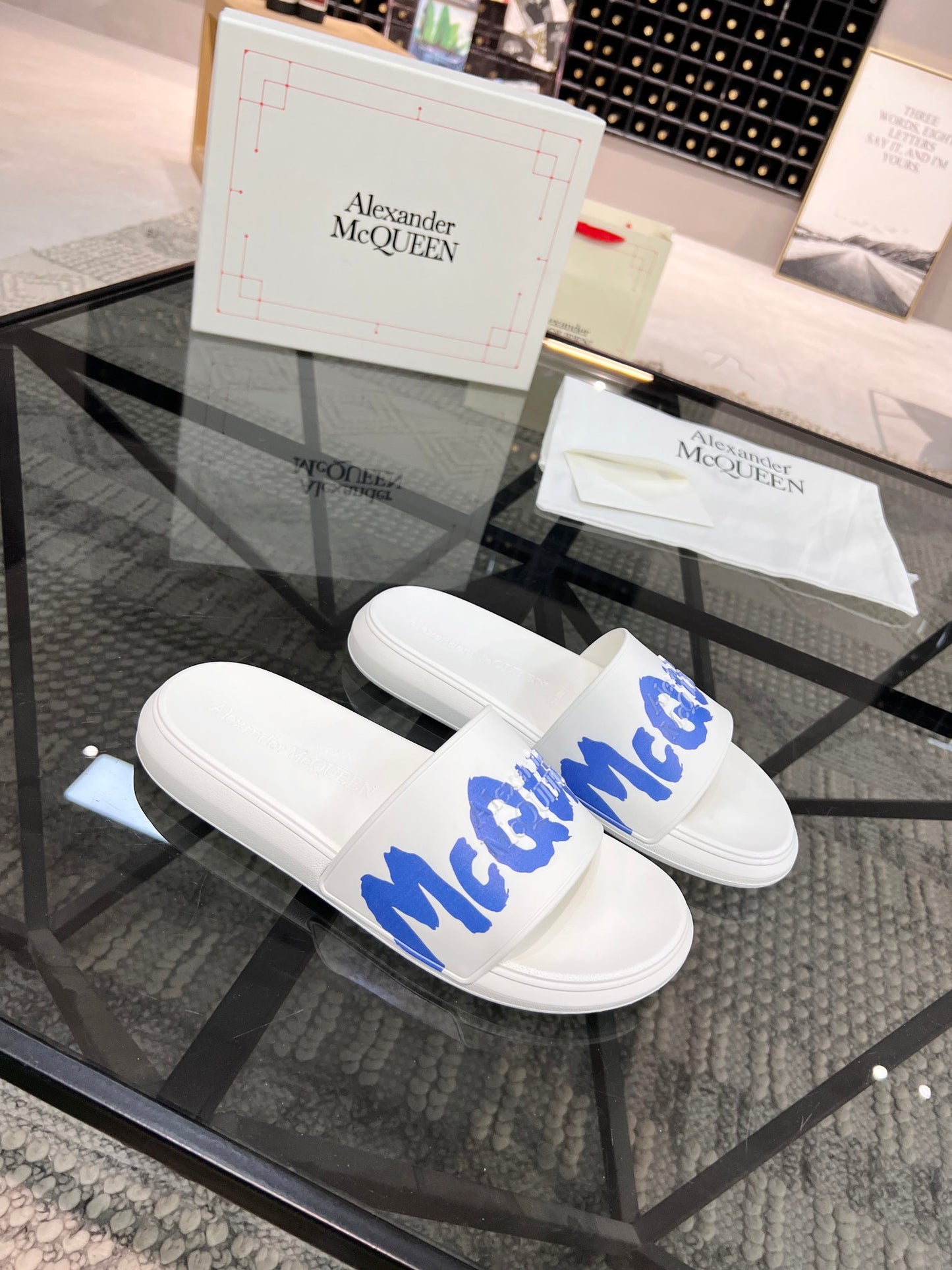 Alexander Mcqueen -056shores
