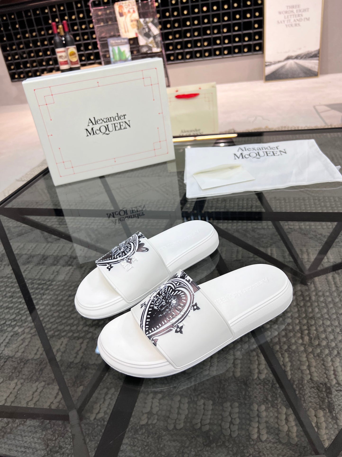 Alexander Mcqueen -060shores