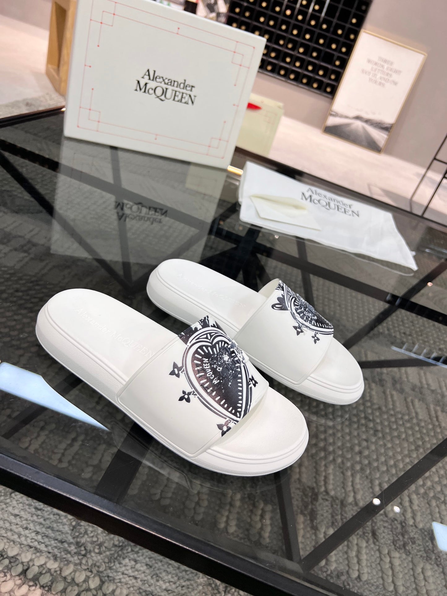 Alexander Mcqueen -060shores