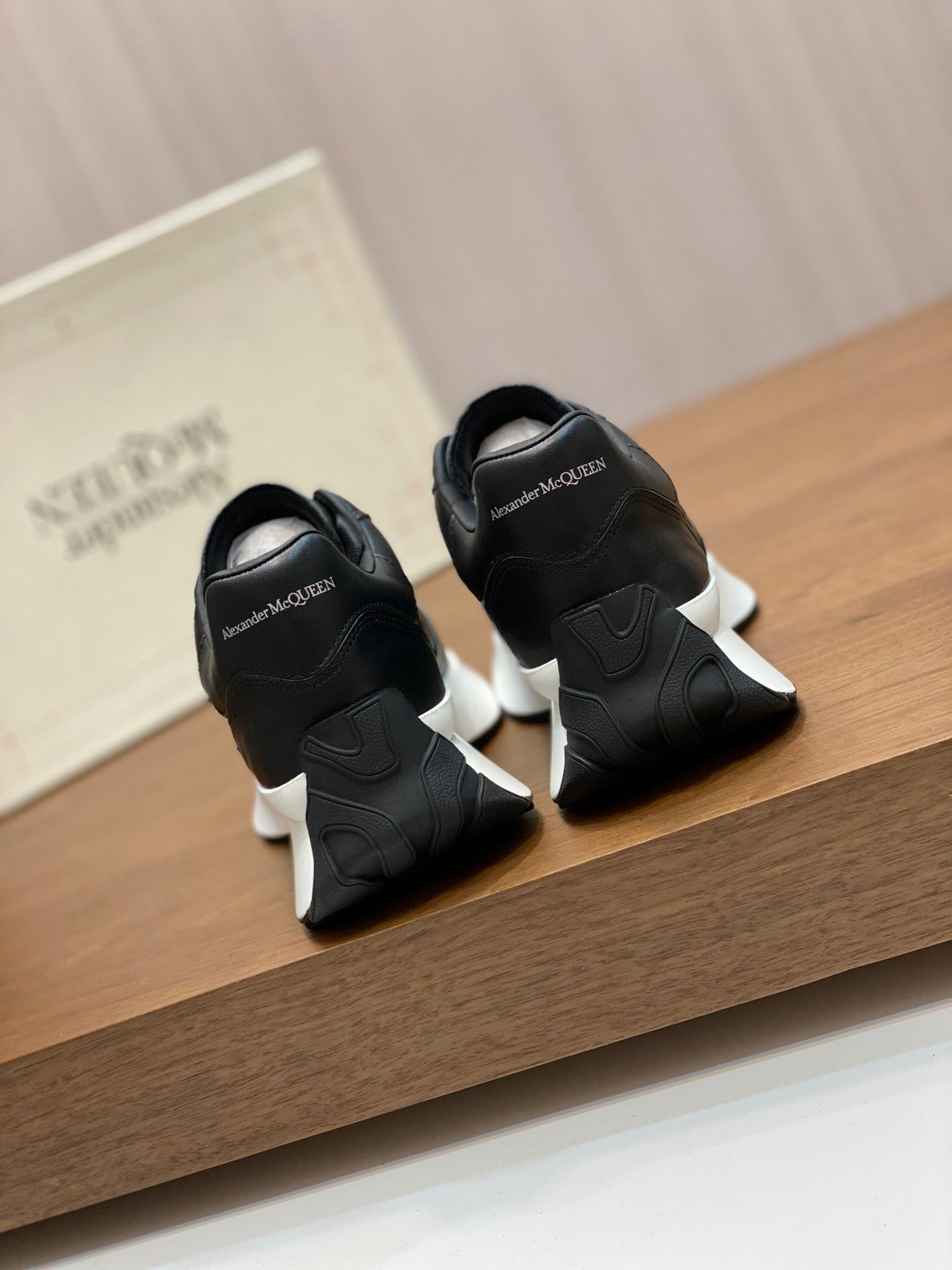 Alexander Mcqueen -063shores