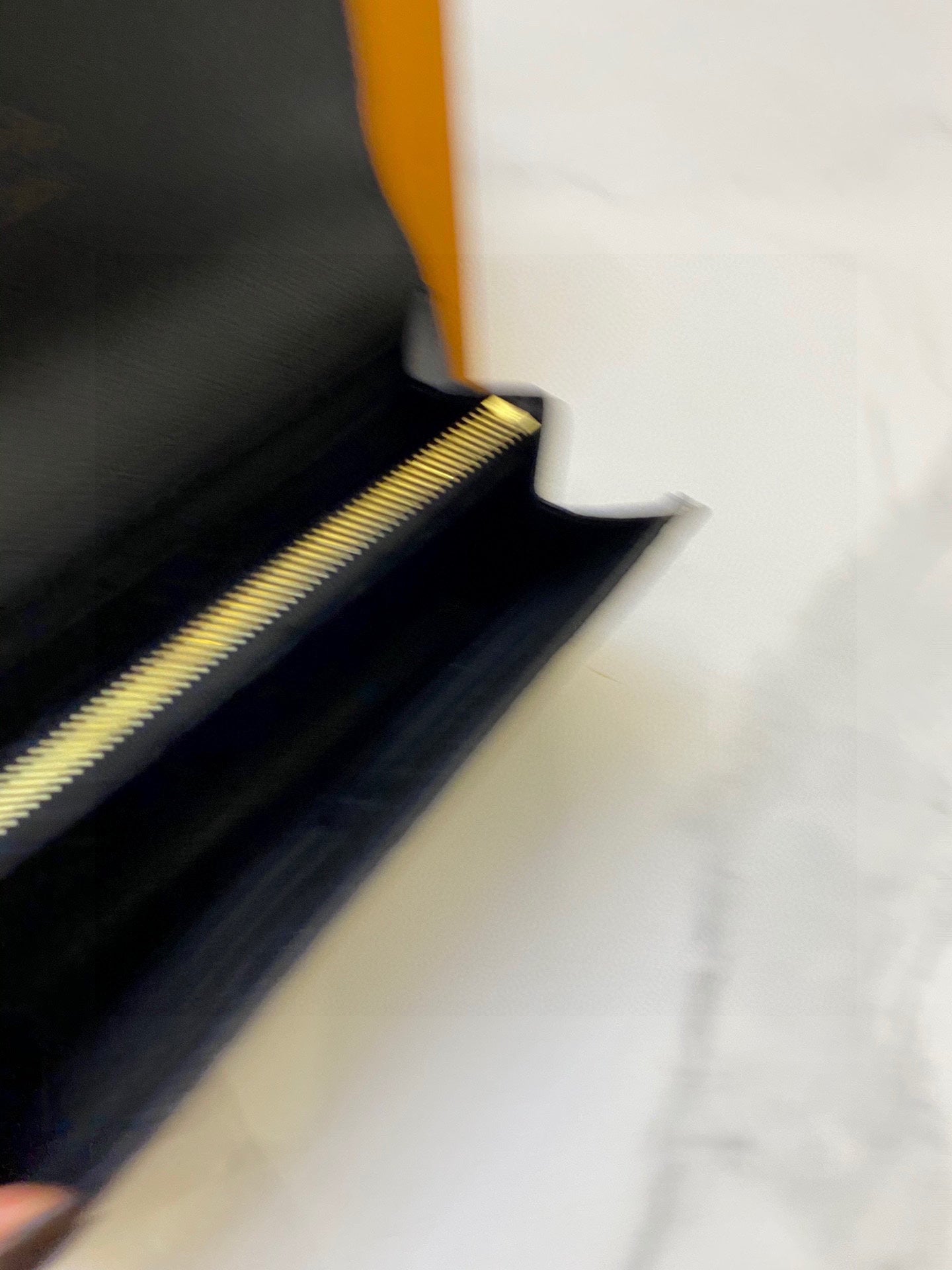 LV-001Wallet