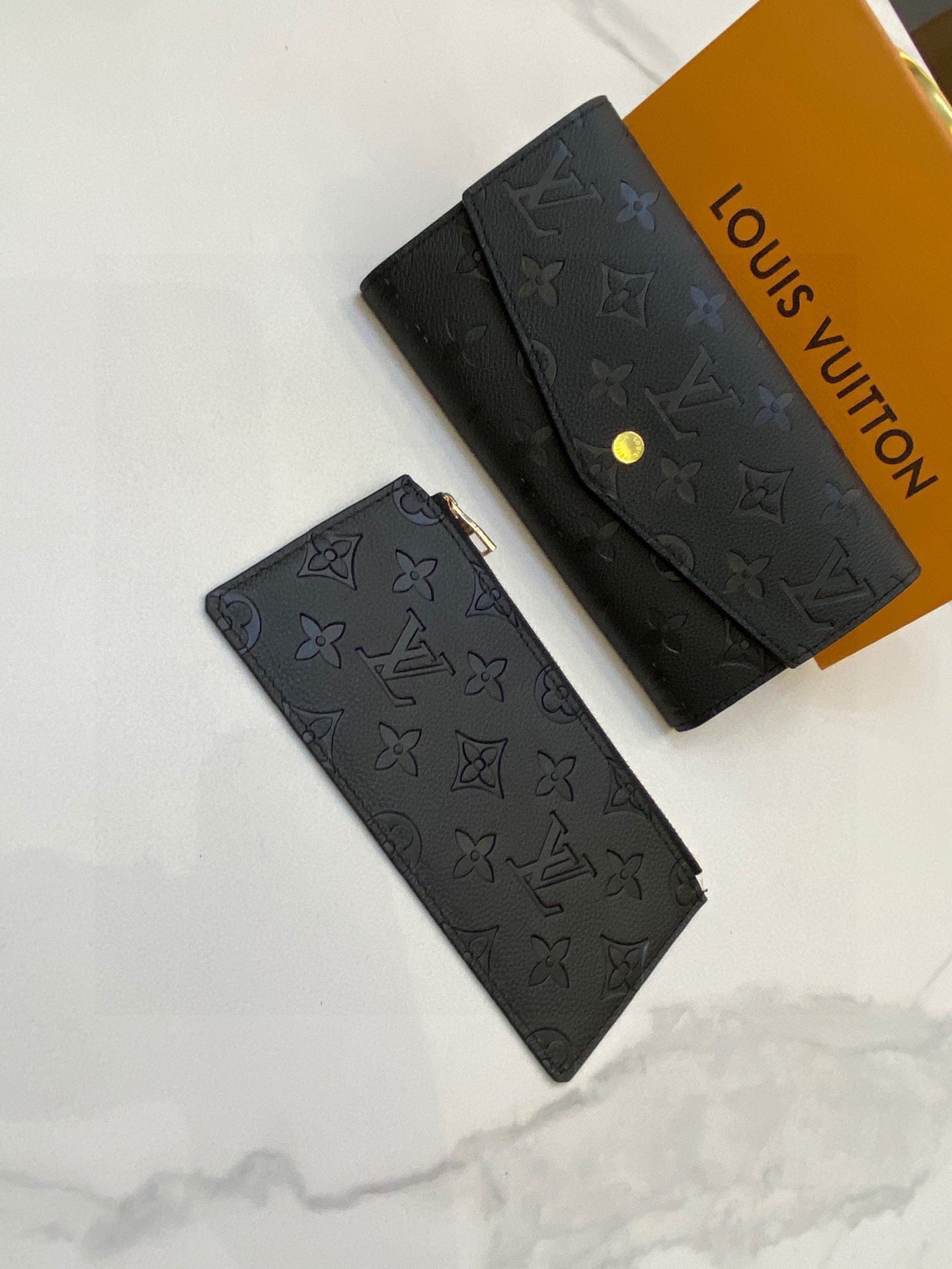 LV-001Wallet