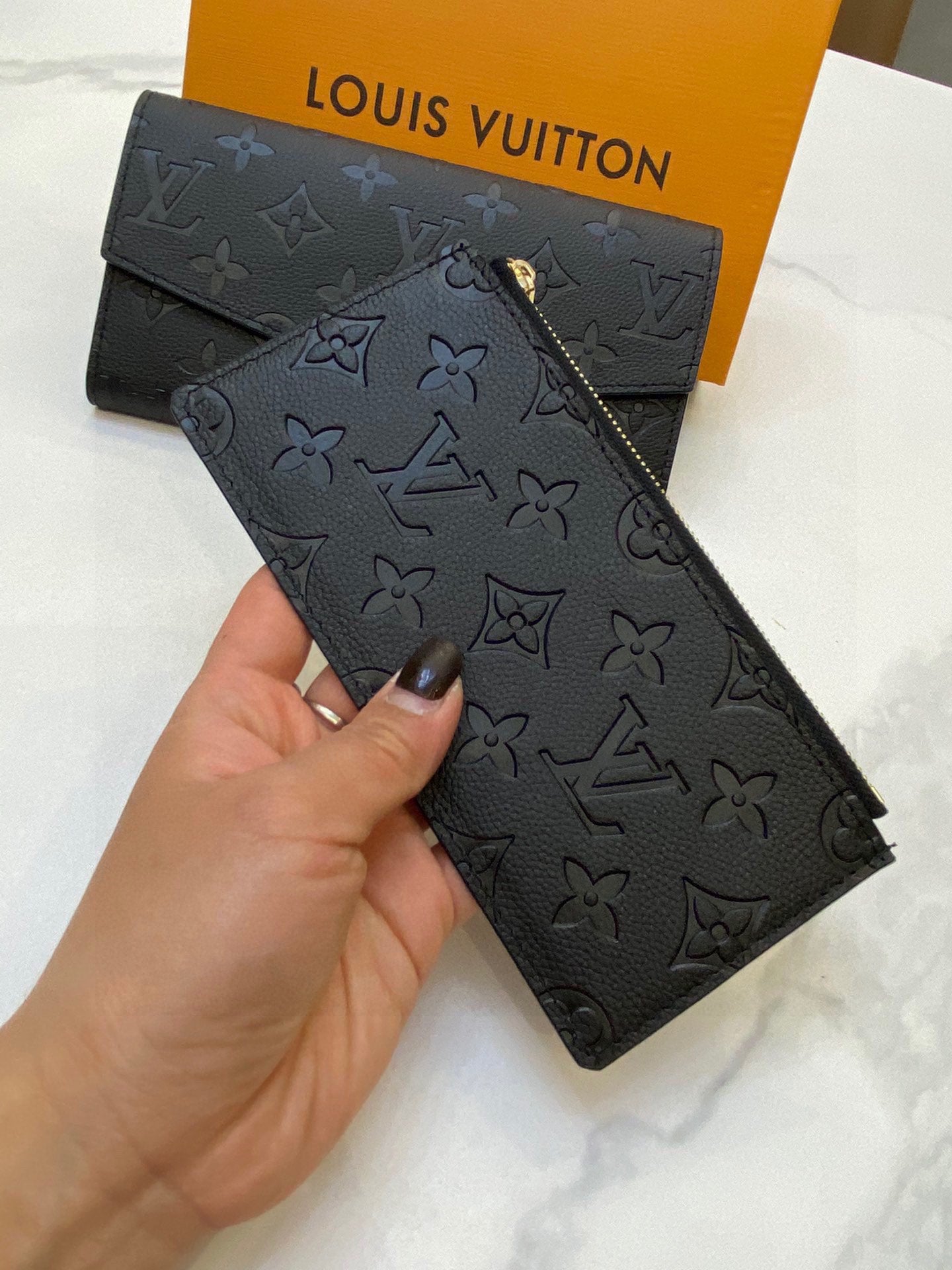 LV-001Wallet