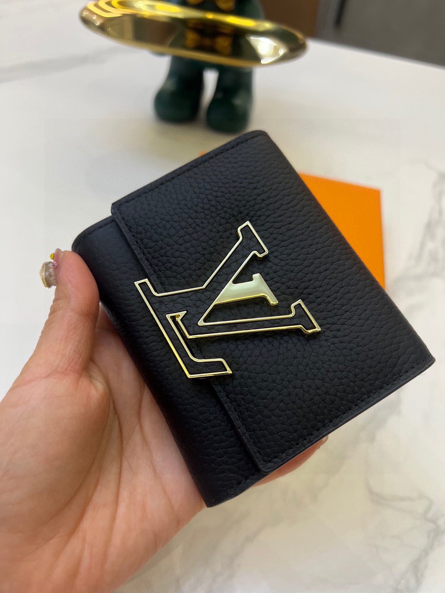 LV-002Wallet