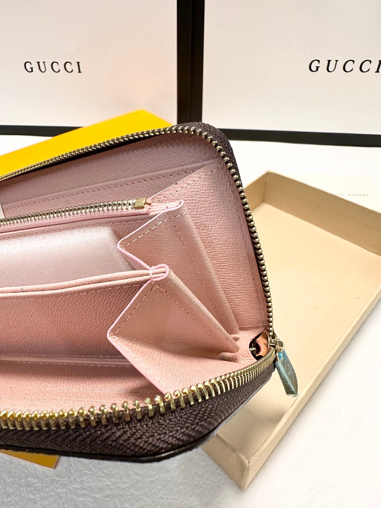 LV-007Wallet