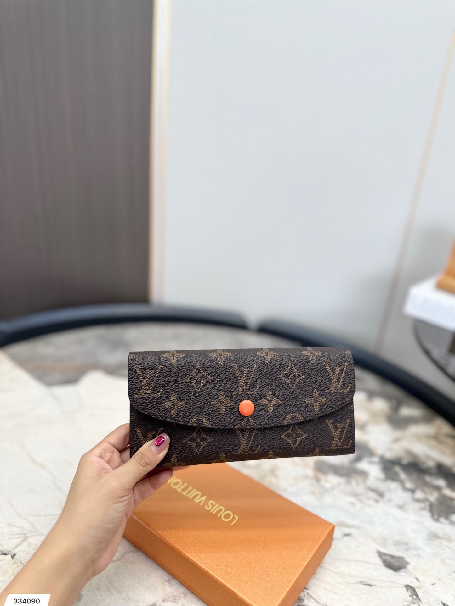 LV-008Wallet