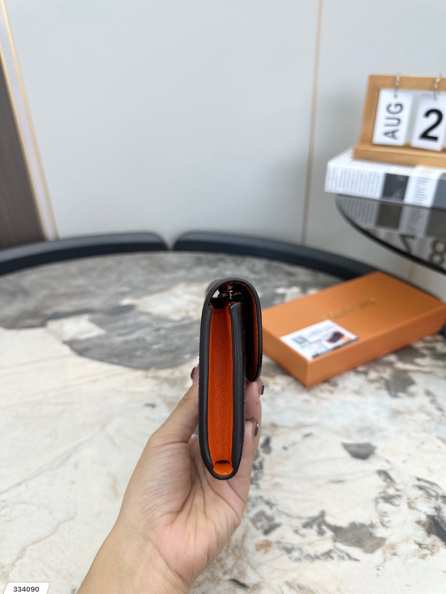 LV-008Wallet