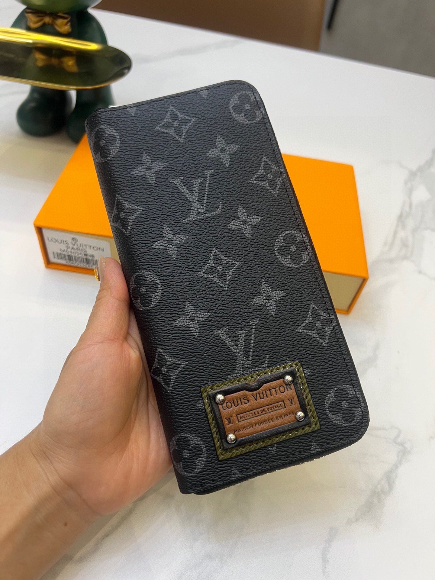 LV-010Wallet