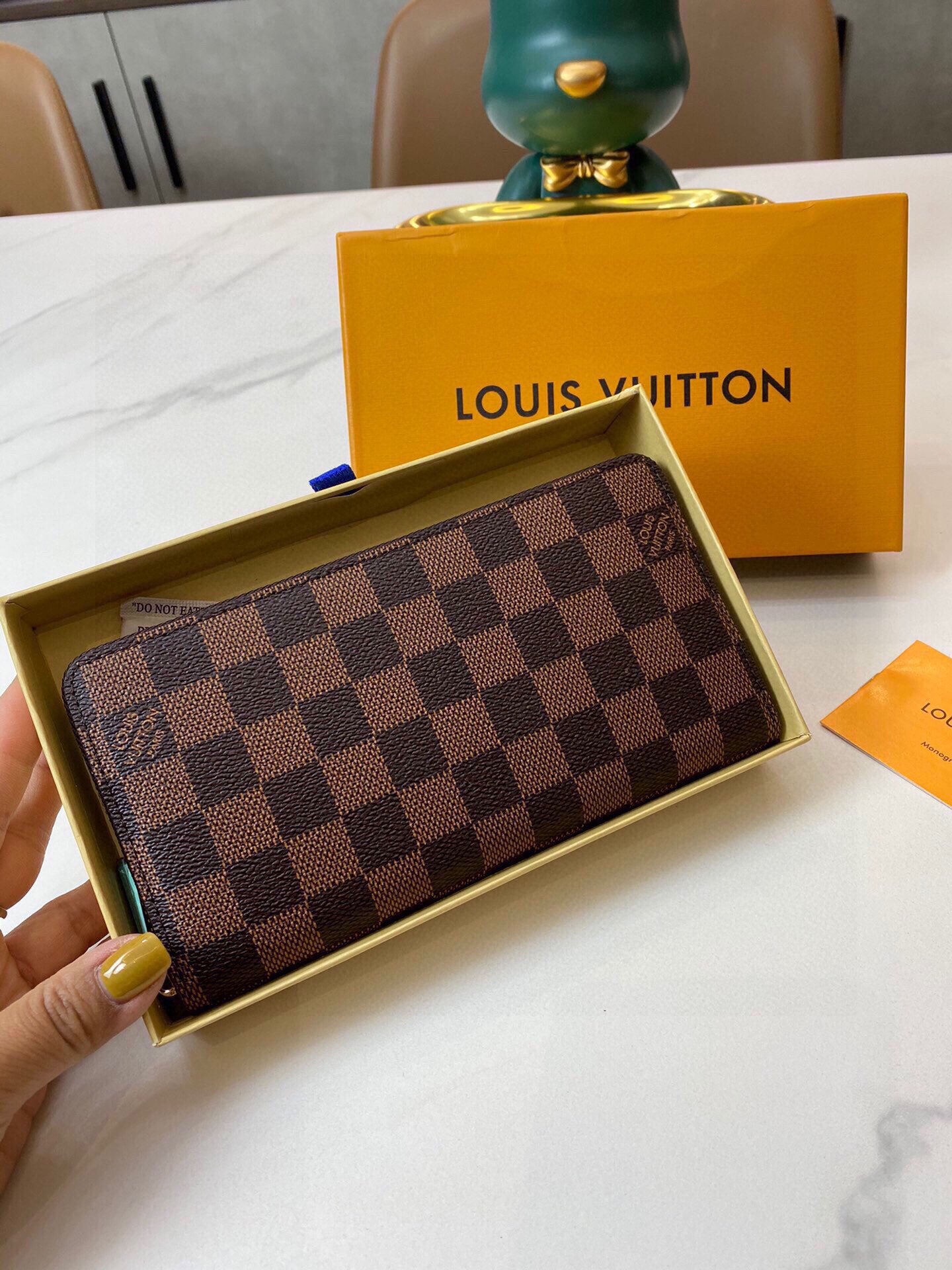 LV-023Wallet