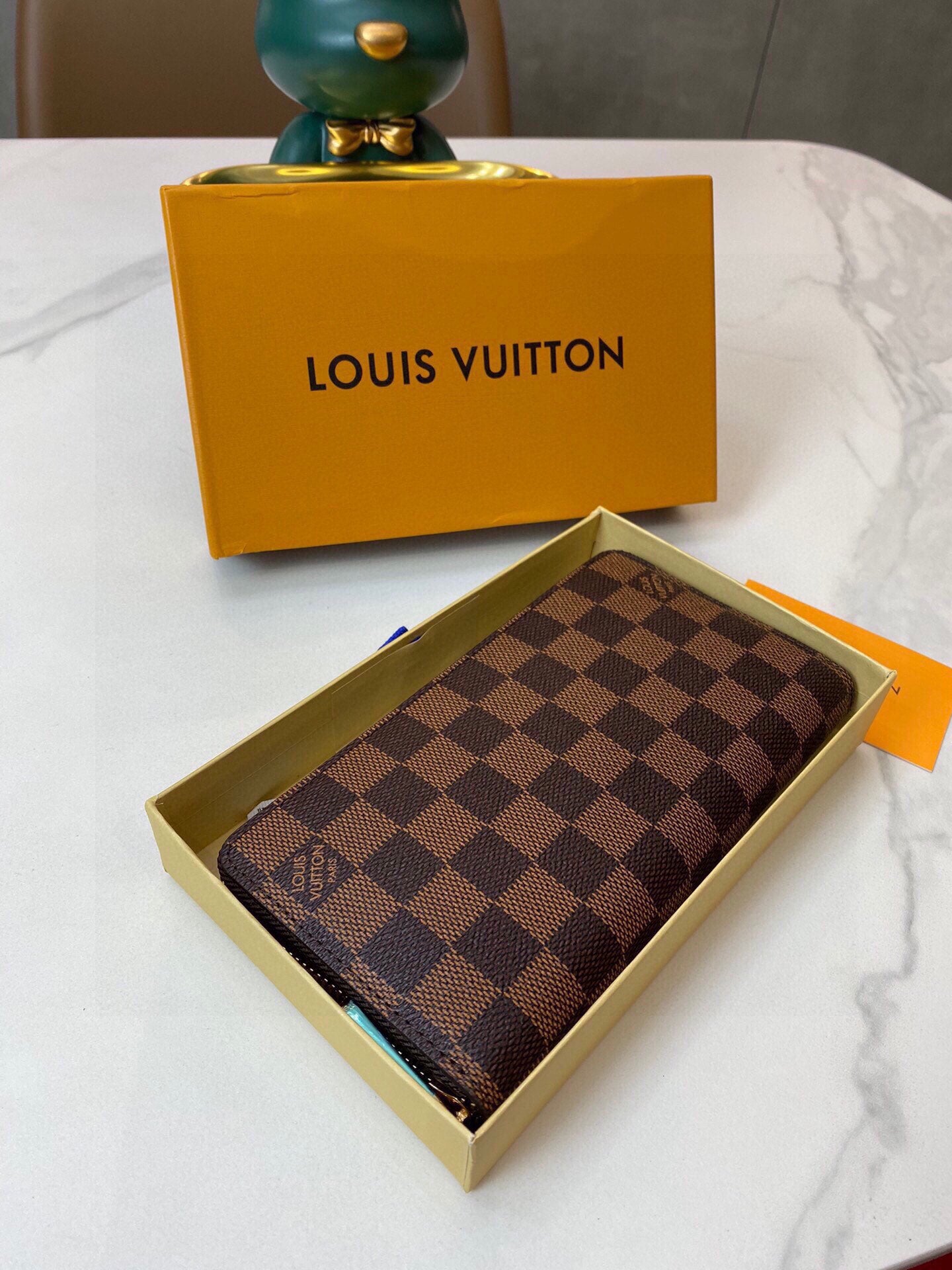 LV-023Wallet