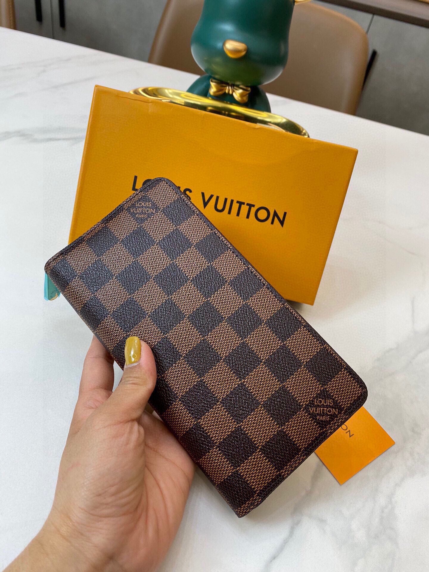 LV-023Wallet