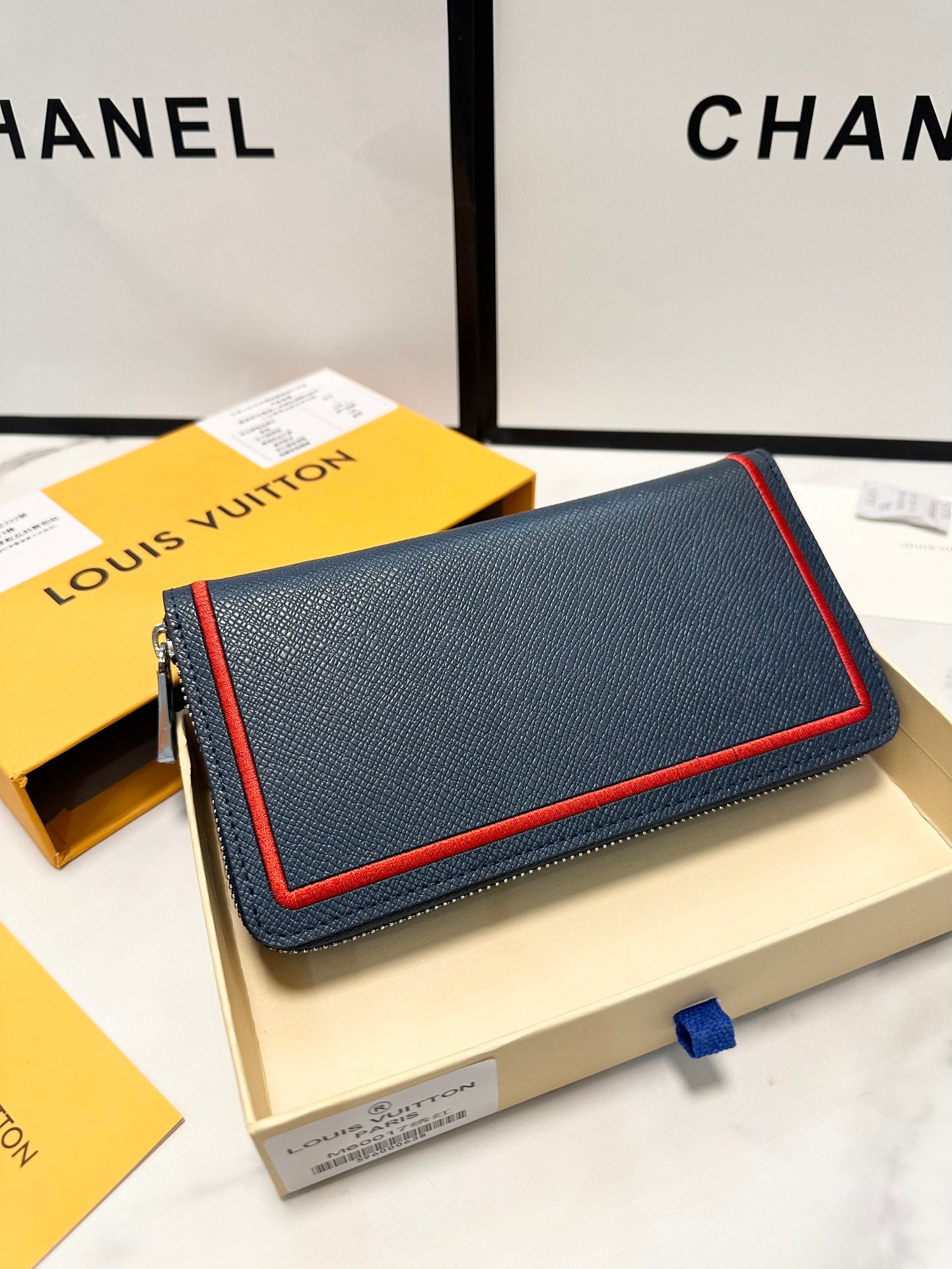 LV-028Wallet