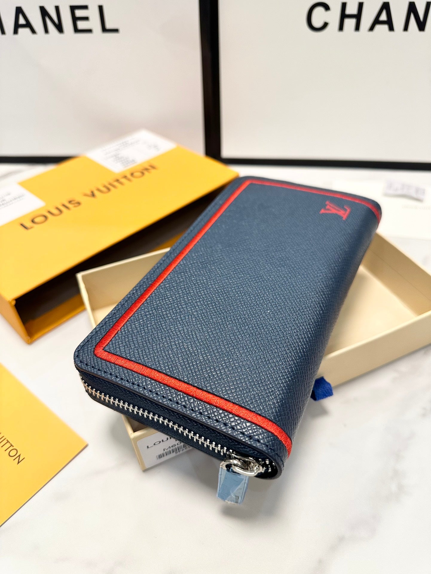 LV-028Wallet
