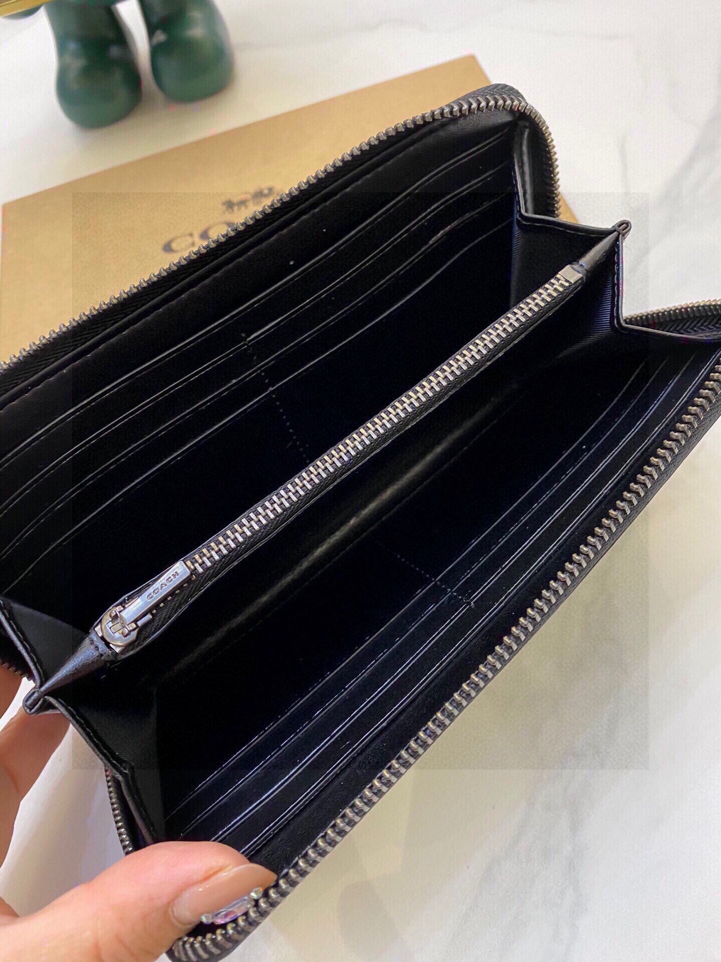 COACH-001Wallet
