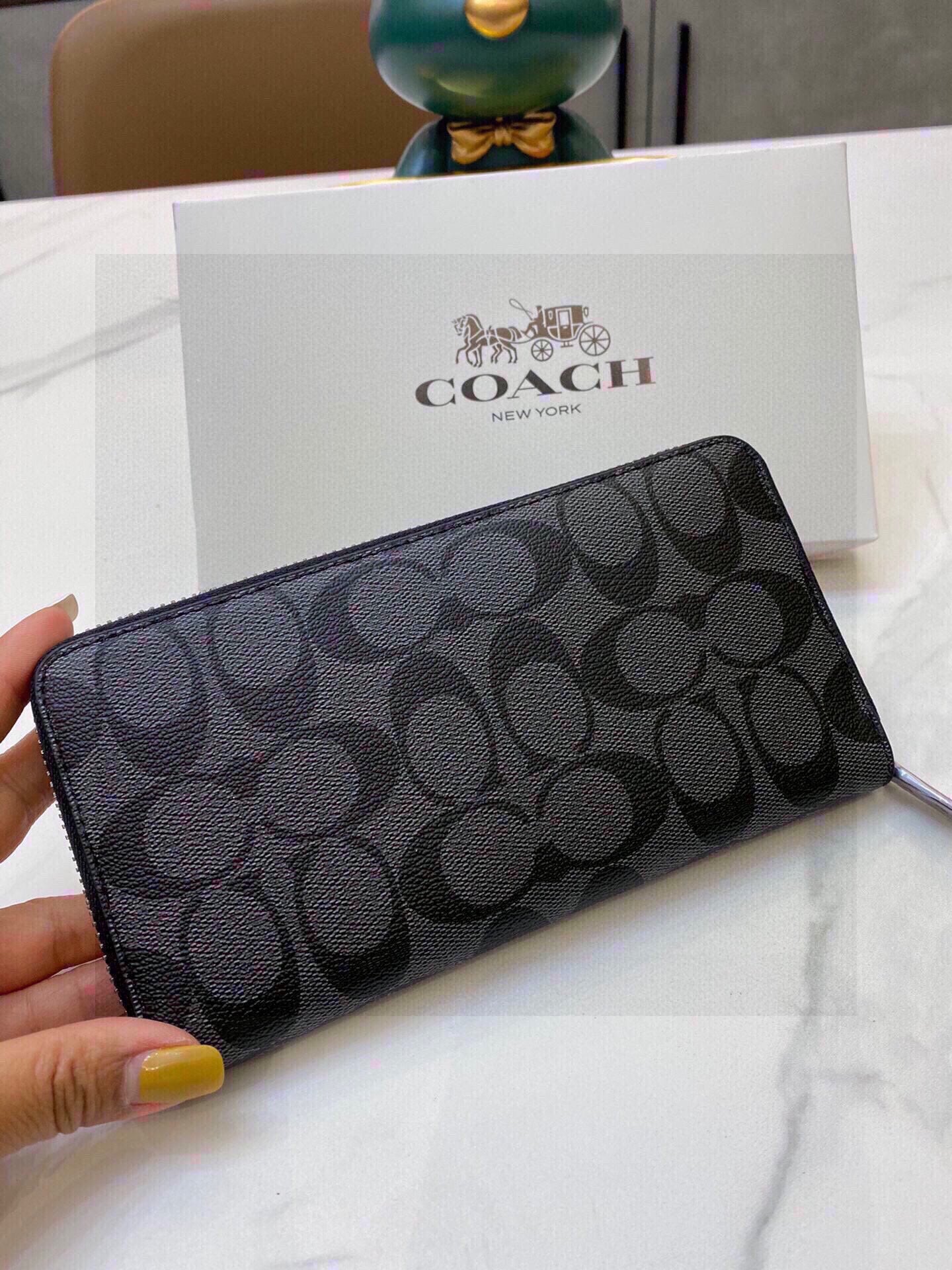COACH-003Wallet