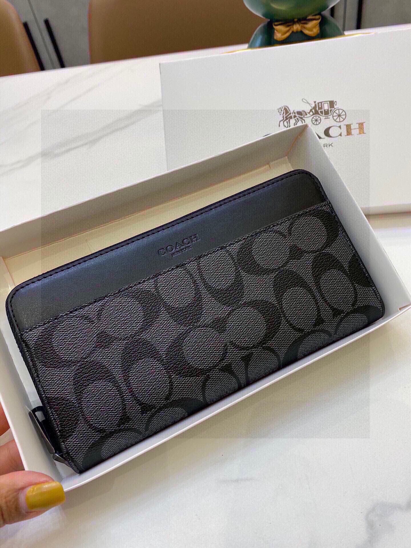 COACH-006Wallet