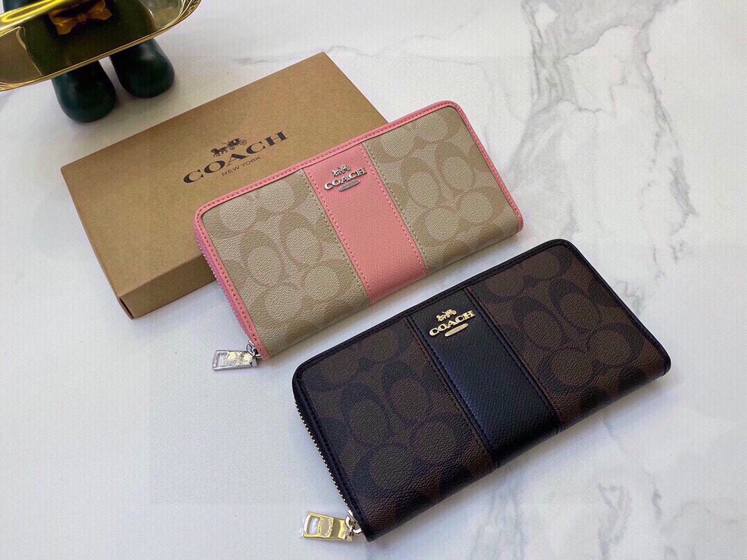 COACH-008Wallet